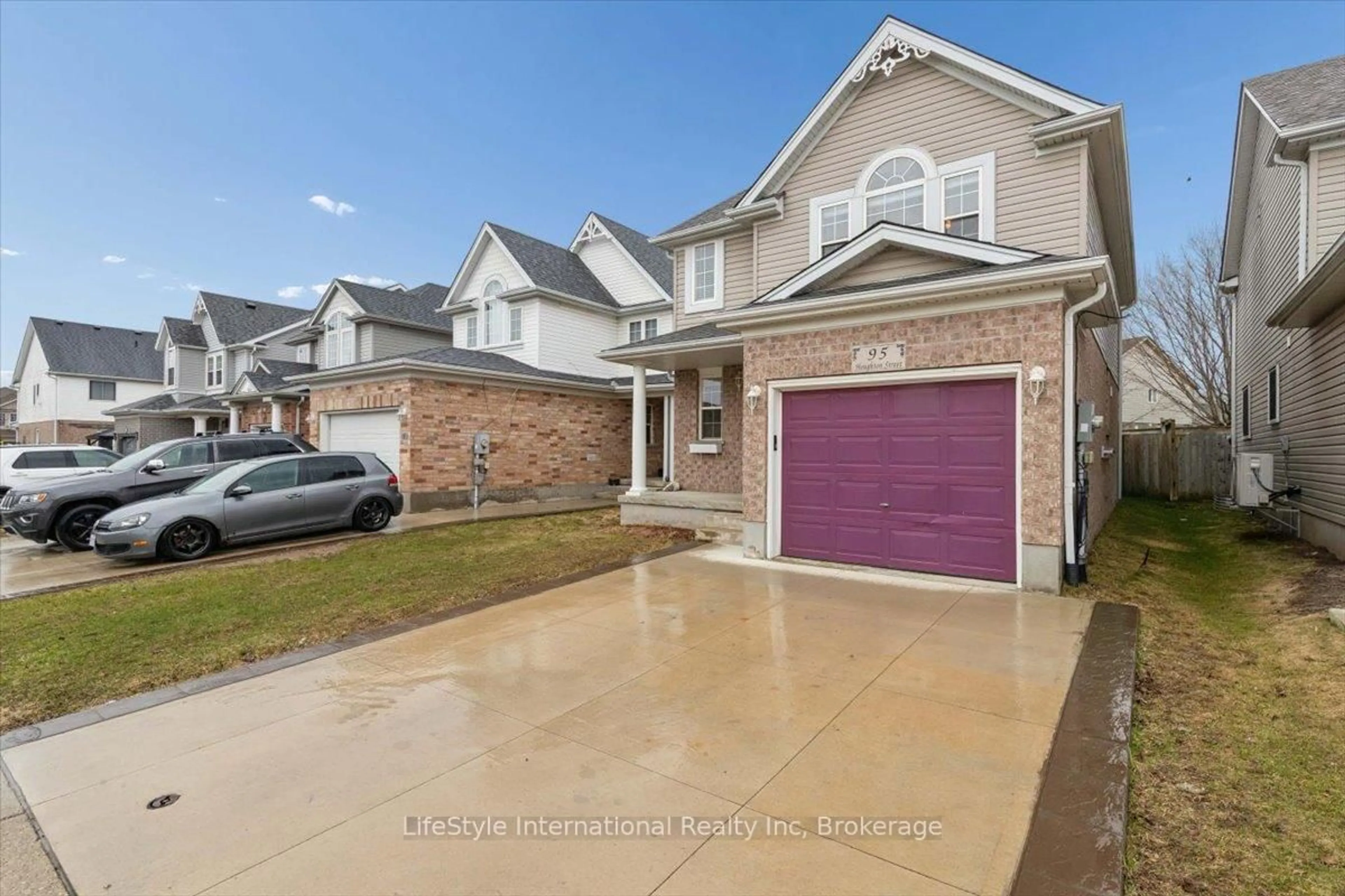 Unknown for 95 Houghton St, Cambridge Ontario N3C 4L2