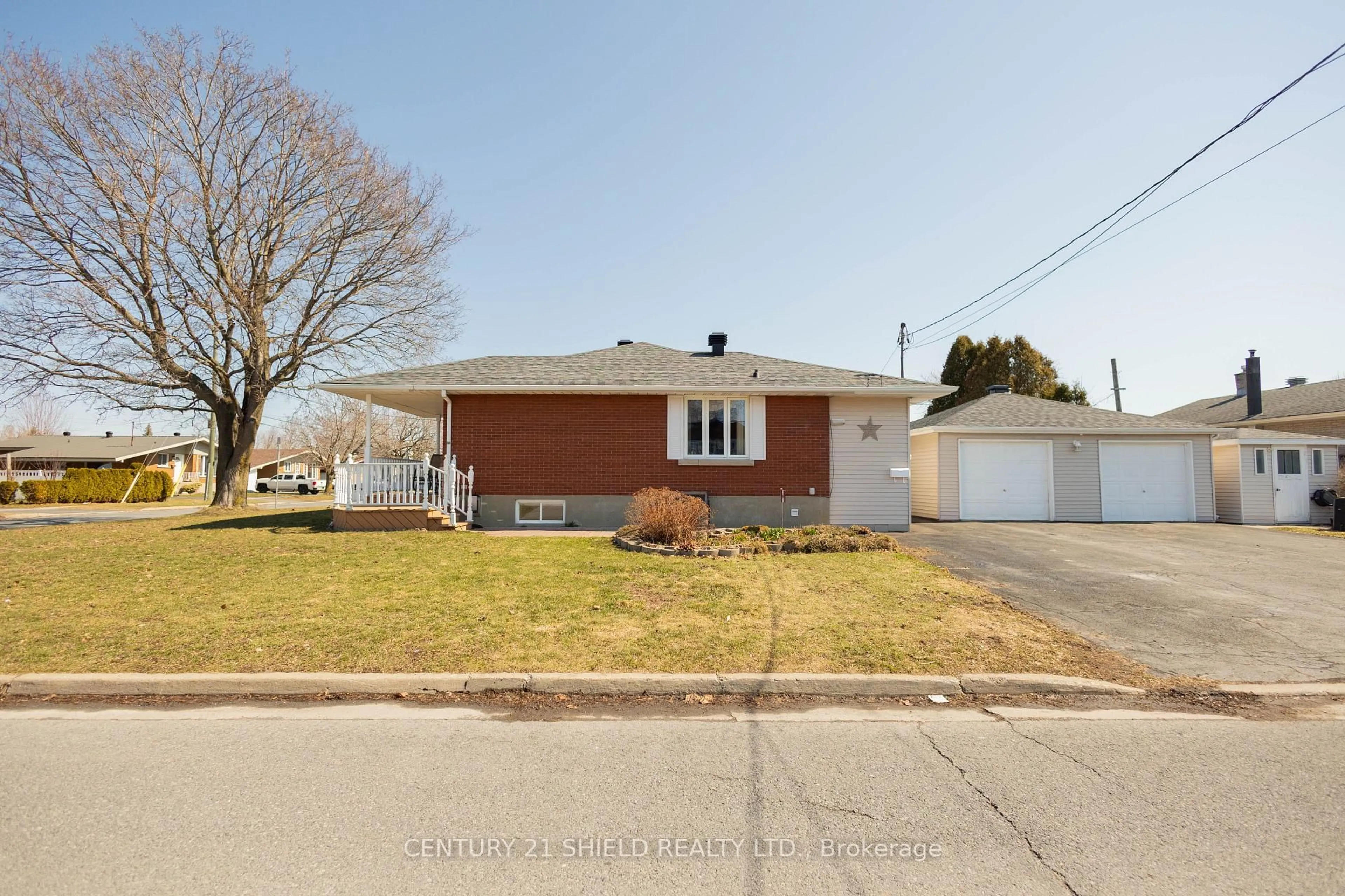 Unknown for 247 15th St. W St, Cornwall Ontario K6J 3K2