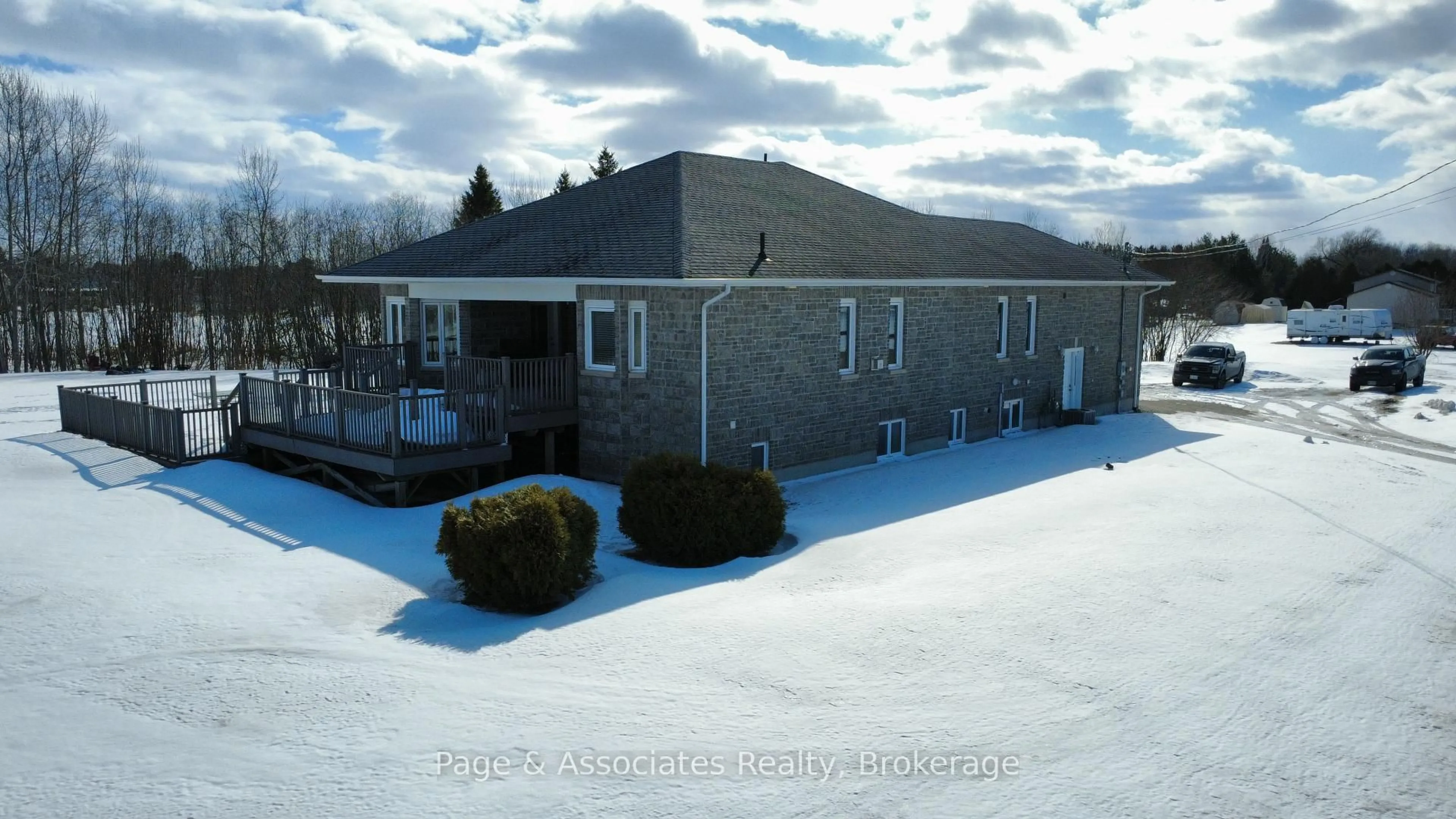 A pic from outside/outdoor area/front of a property/back of a property/a pic from drone, building for 976 Levac Rd, West Nipissing Ontario P0H 1G0