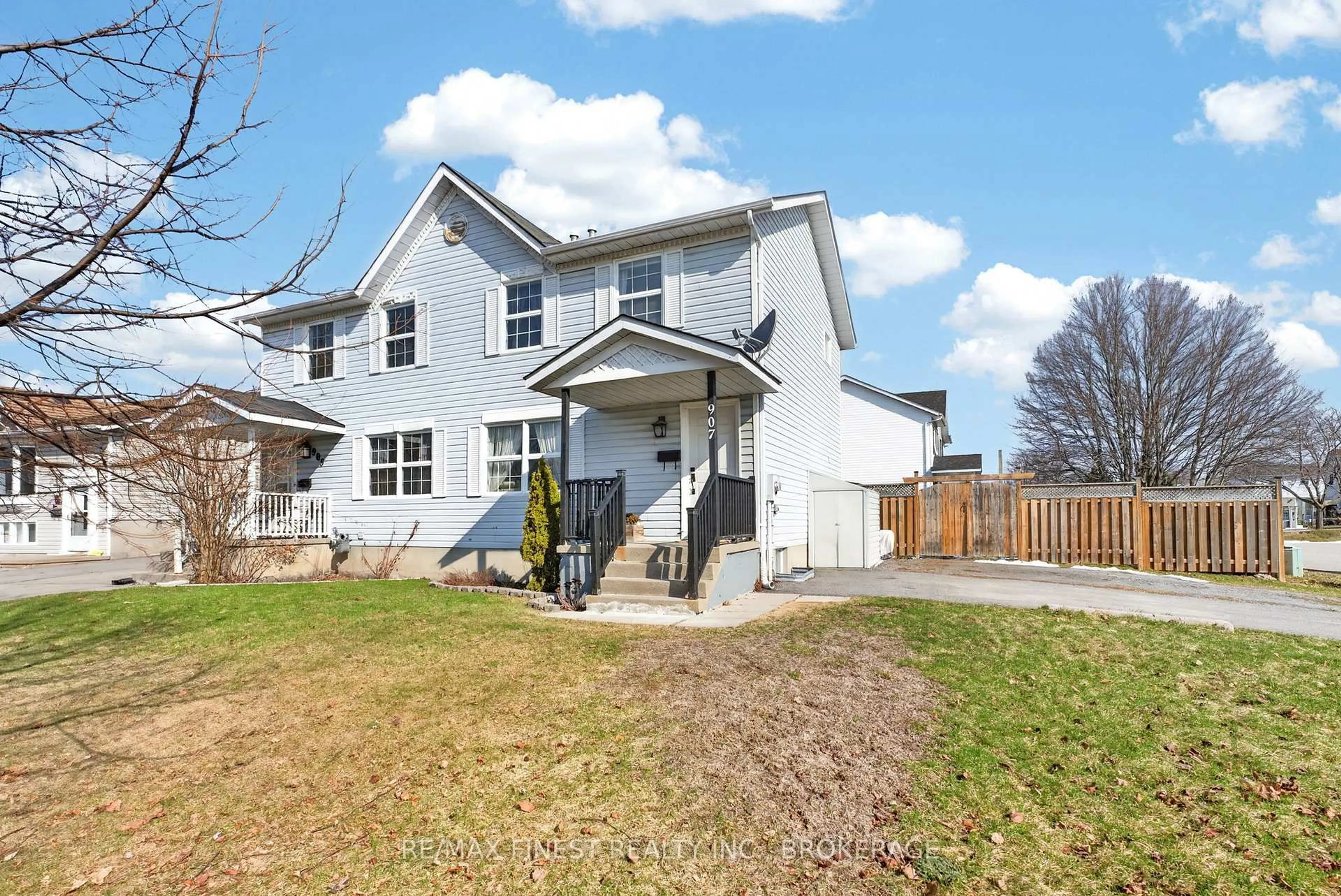 Home with vinyl exterior material, street for 907 Warburton Cres, Kingston Ontario K7M 8L3