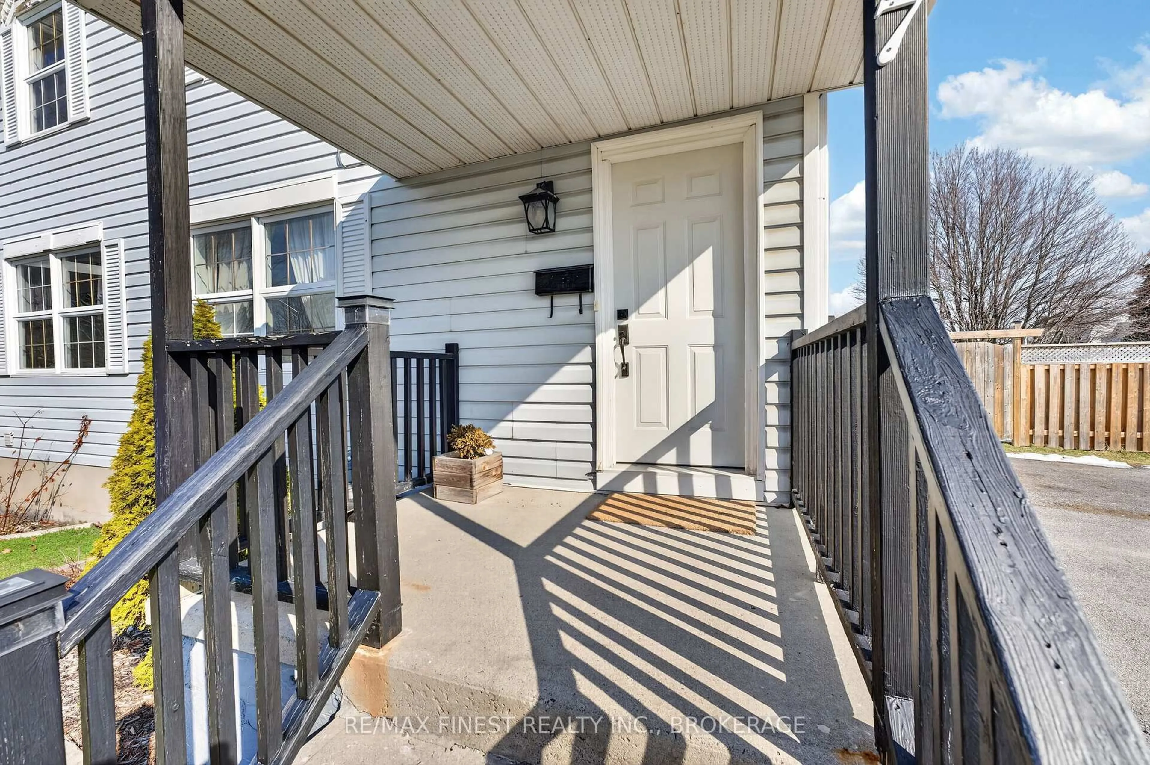 Unknown for 907 Warburton Cres, Kingston Ontario K7M 8L3