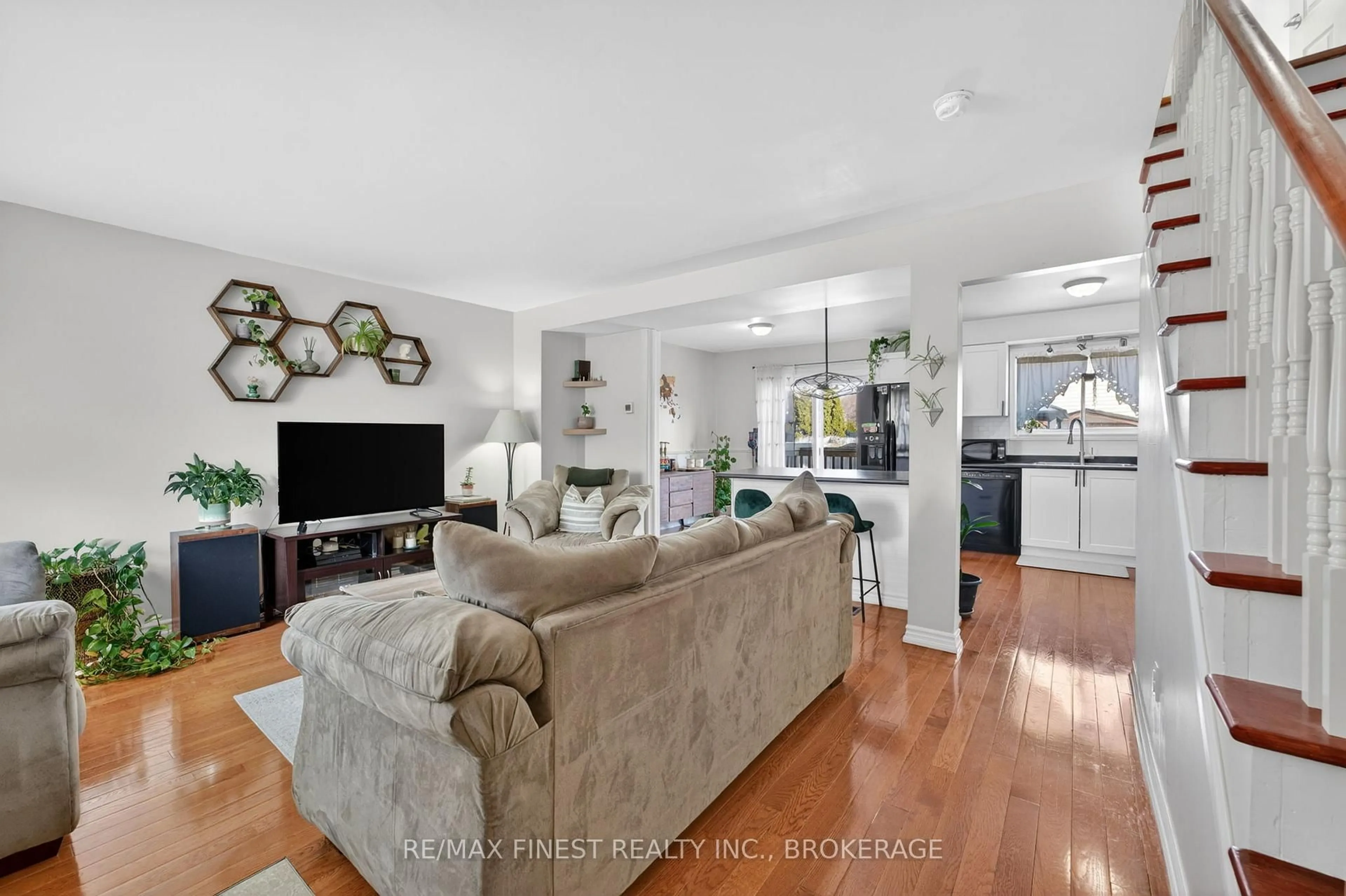 Living room with furniture, unknown for 907 Warburton Cres, Kingston Ontario K7M 8L3