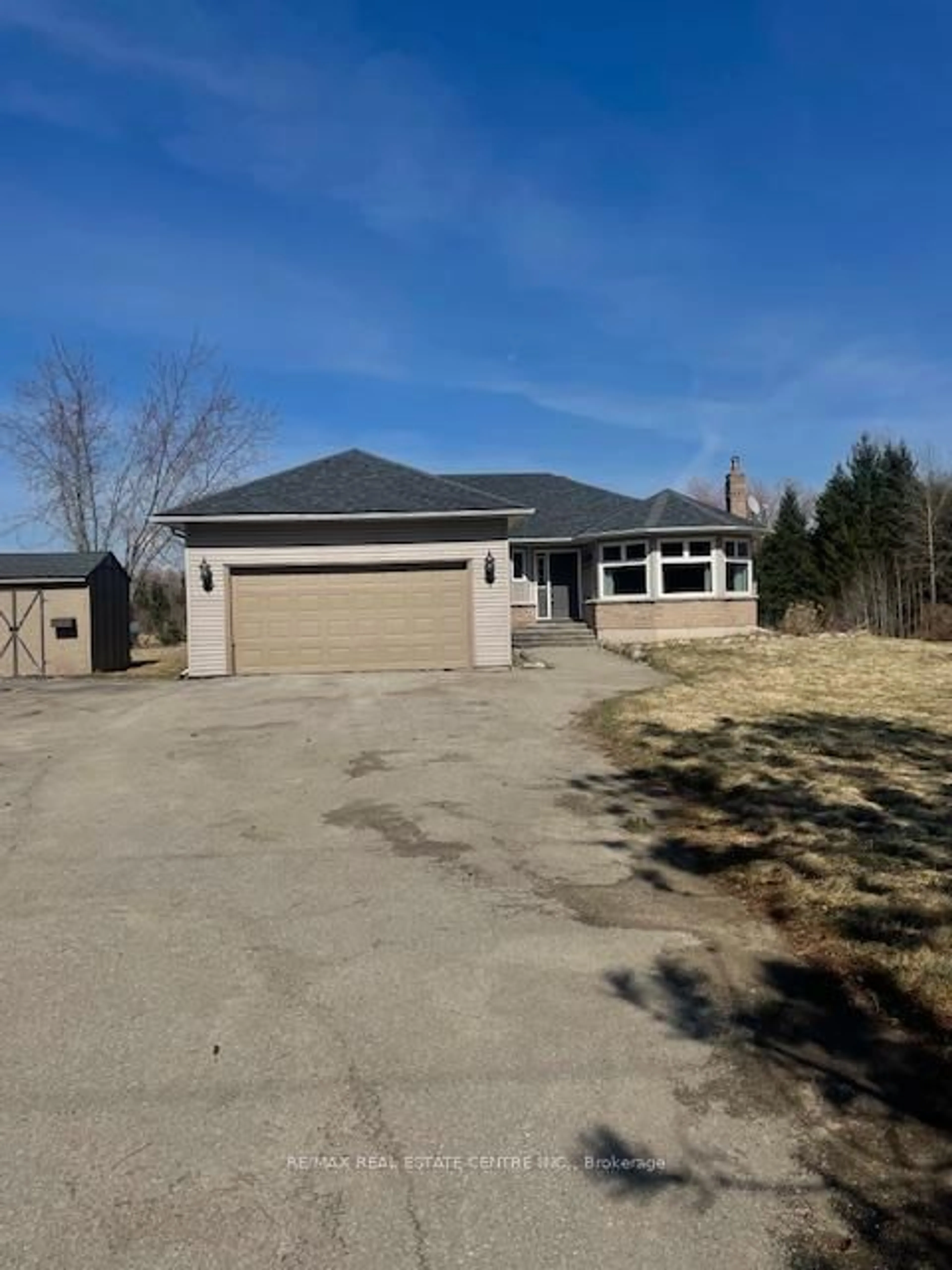 A pic from outside/outdoor area/front of a property/back of a property/a pic from drone, street for 5989 Ninth Line, Erin Ontario N0B 1Z0