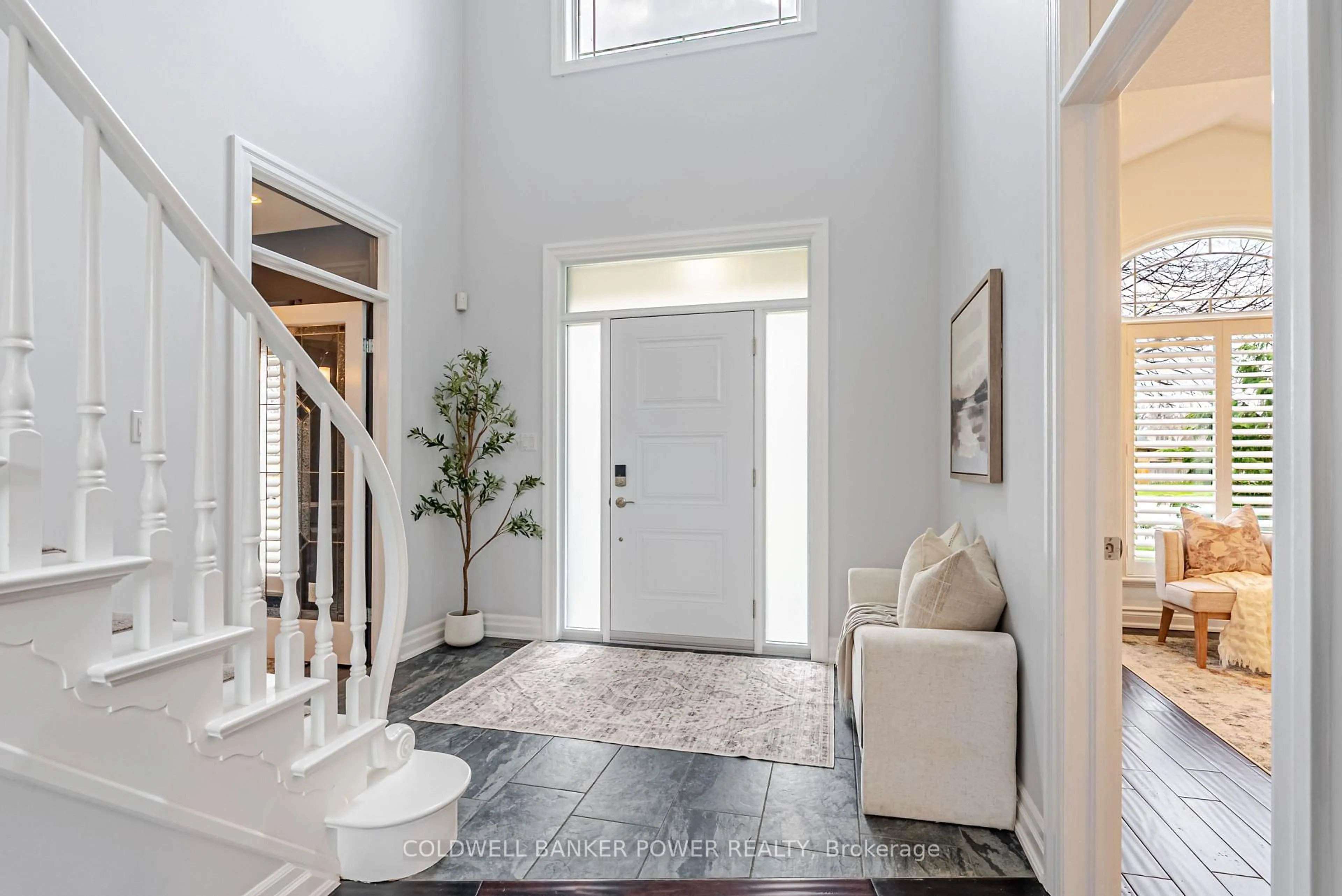 Indoor entryway for 4399 Malpass Pl, London South Ontario N6P 1T3