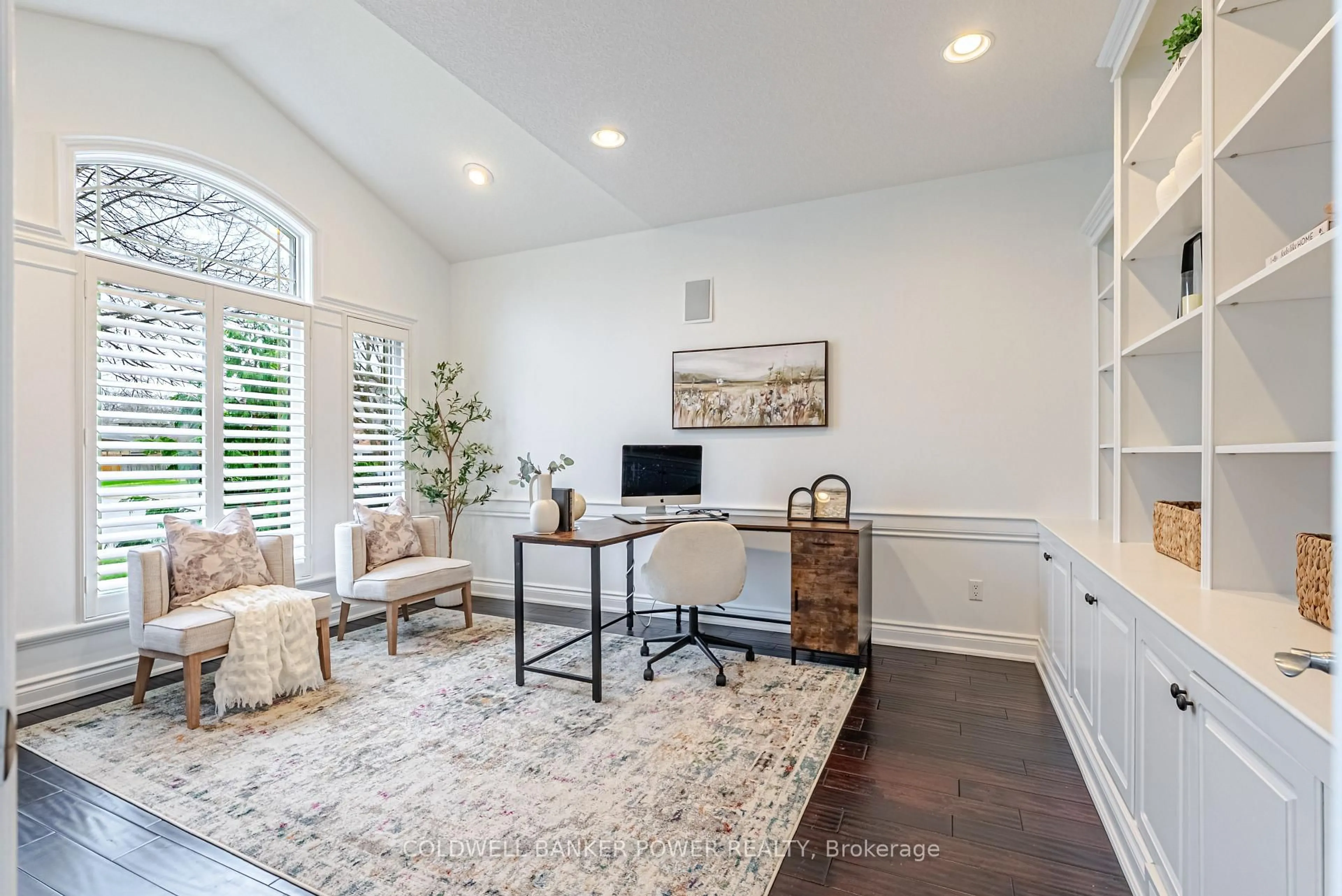 Living room with furniture, unknown for 4399 Malpass Pl, London South Ontario N6P 1T3