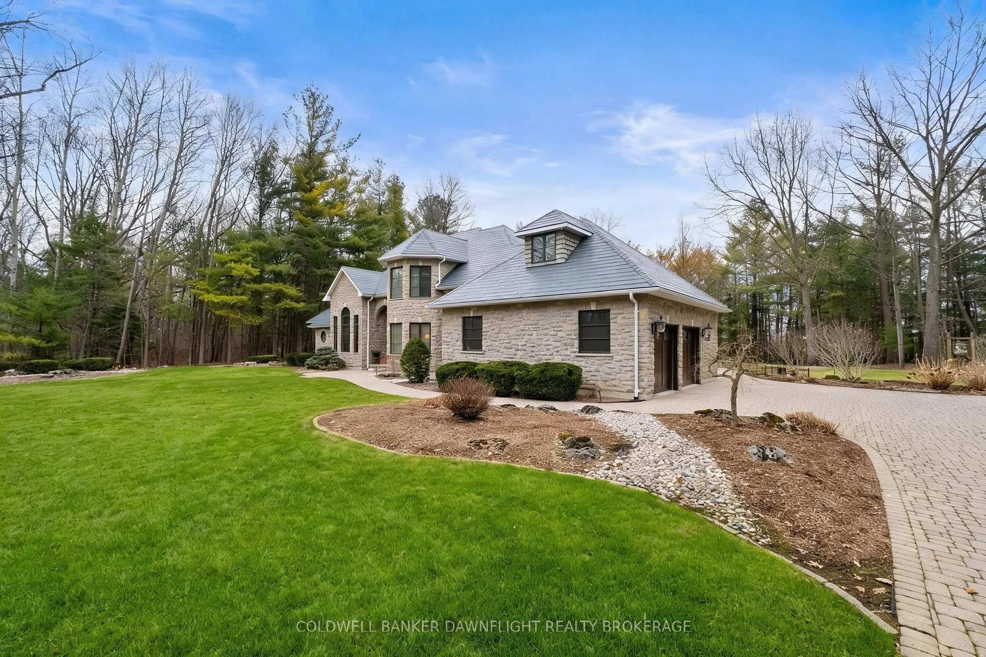 Home with brick exterior material, unknown for 9923 Parkview Cres, Lambton Shores Ontario N0M 1T0