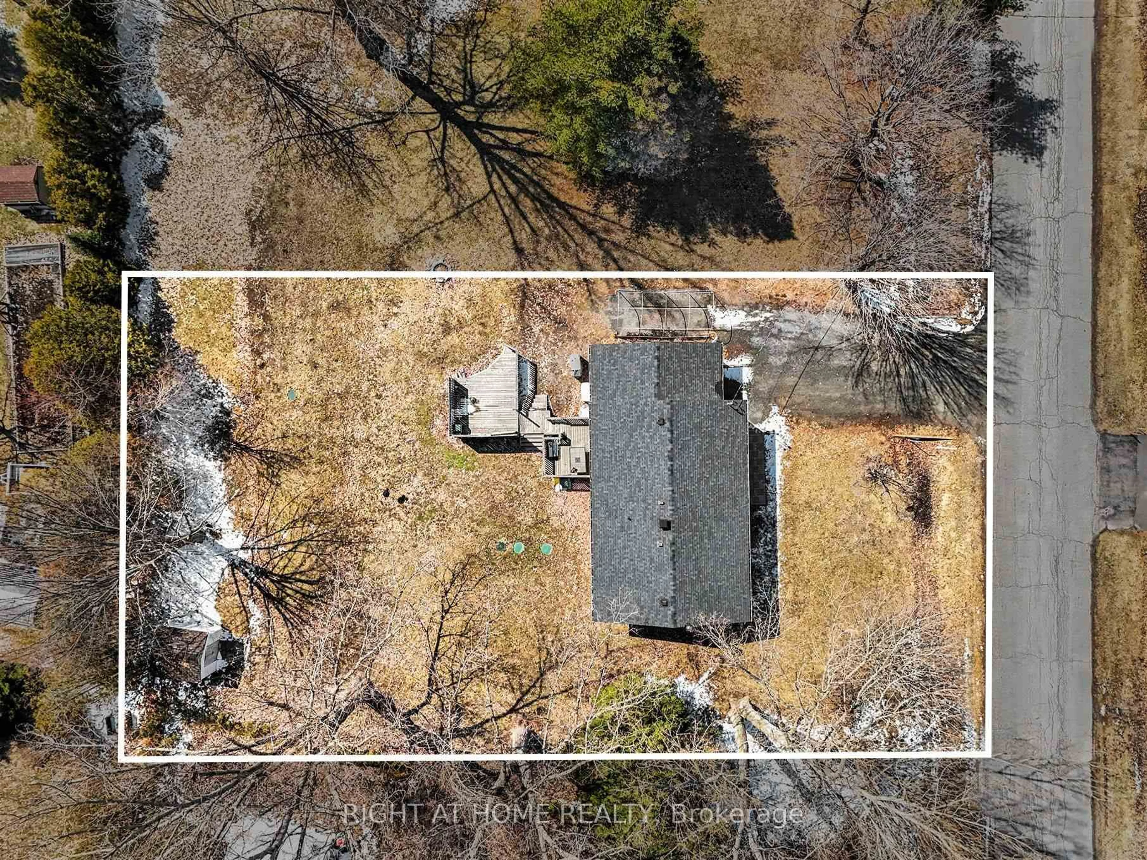 A pic from outside/outdoor area/front of a property/back of a property/a pic from drone, unknown for 5424 TAYLOR Way, Osgoode Ontario K0A 2W0