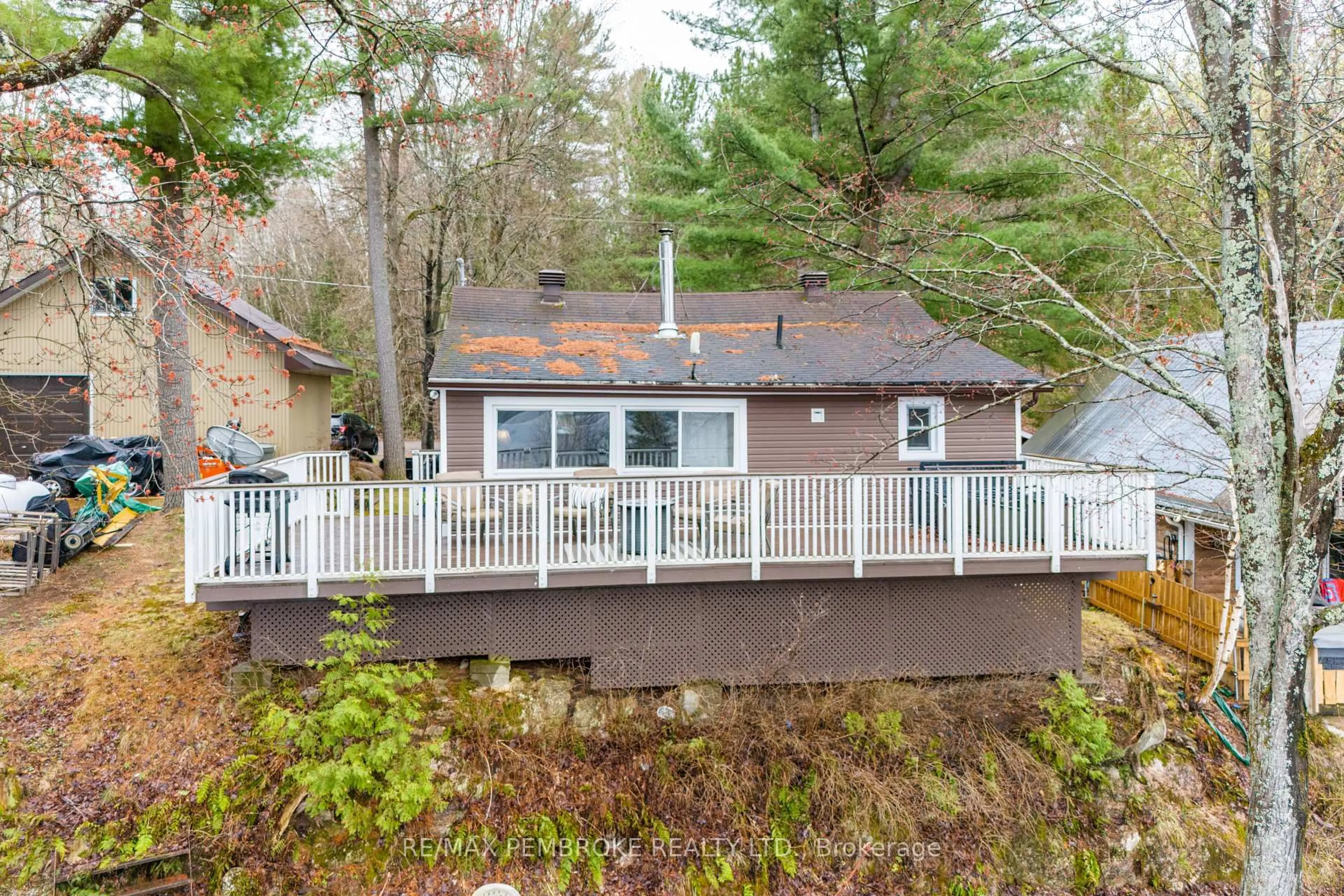 Patio, water/lake/river/ocean view for 80 Macgregor Bay Tr, Pembroke Ontario K8A 8K9