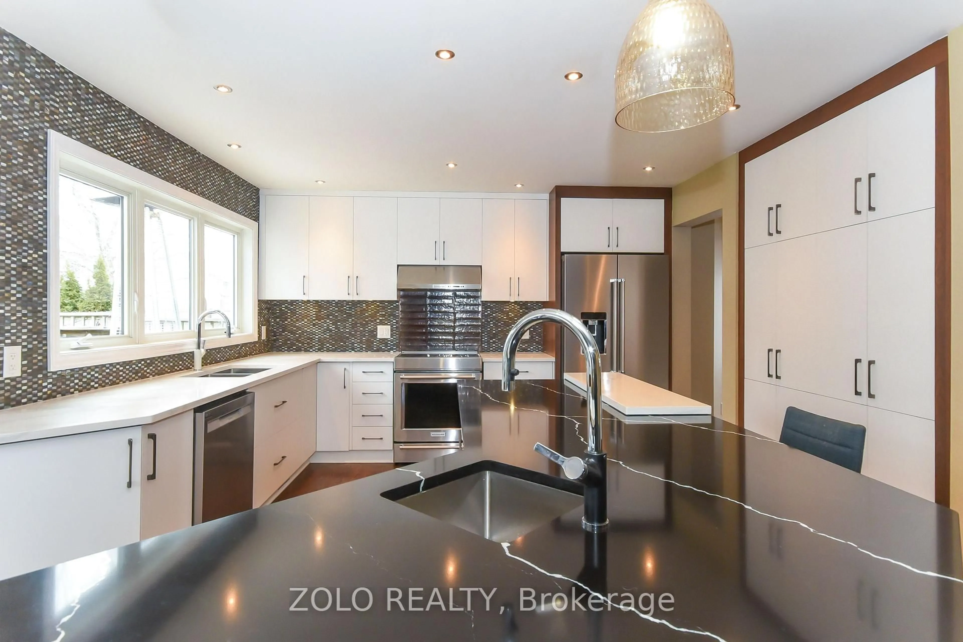 Contemporary kitchen, unknown for 1392 Talcy Cres, Orleans Ontario K4A 3C4