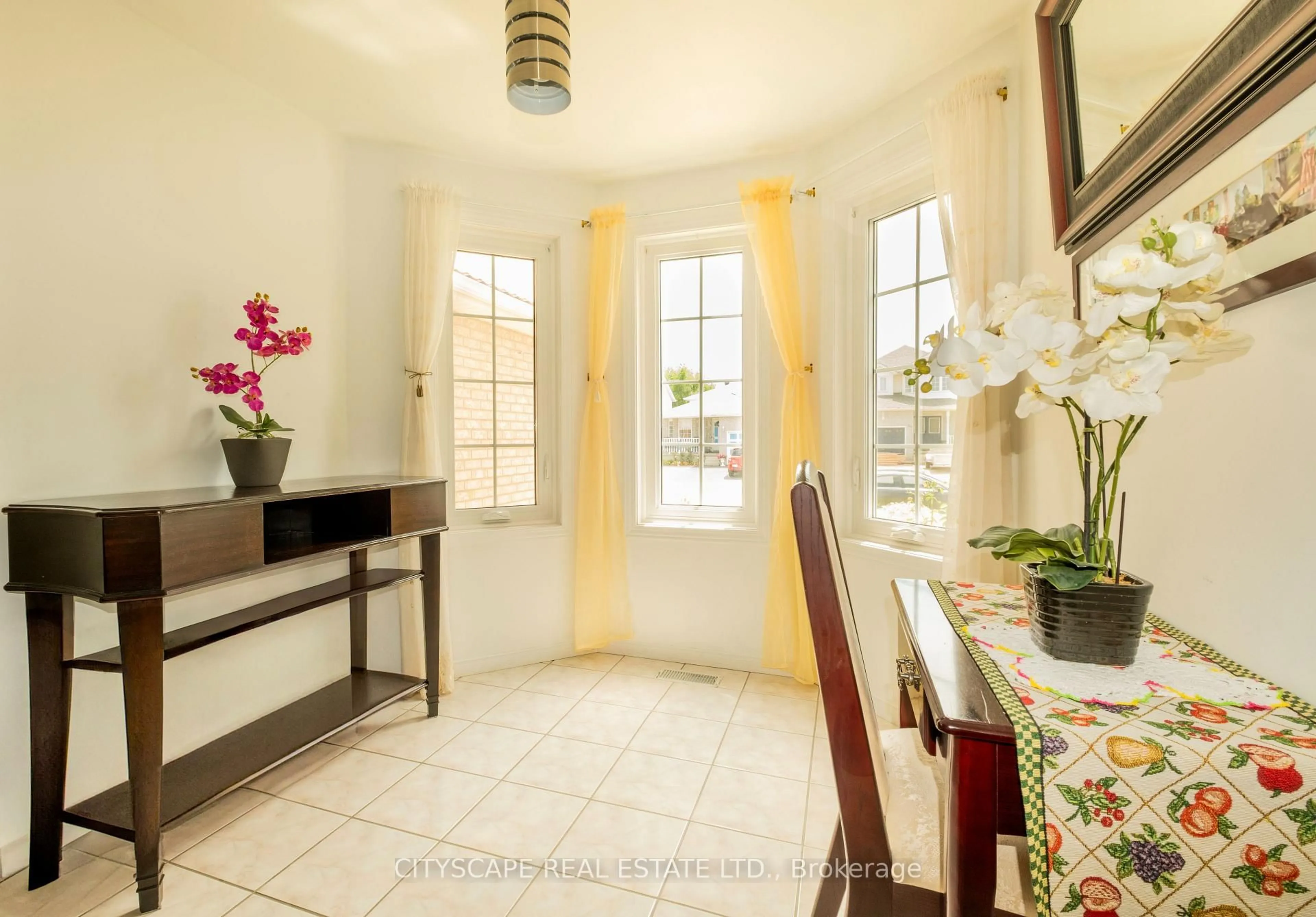 Indoor entryway for 57 Ryde Rd, Guelph Ontario N1K 1V5