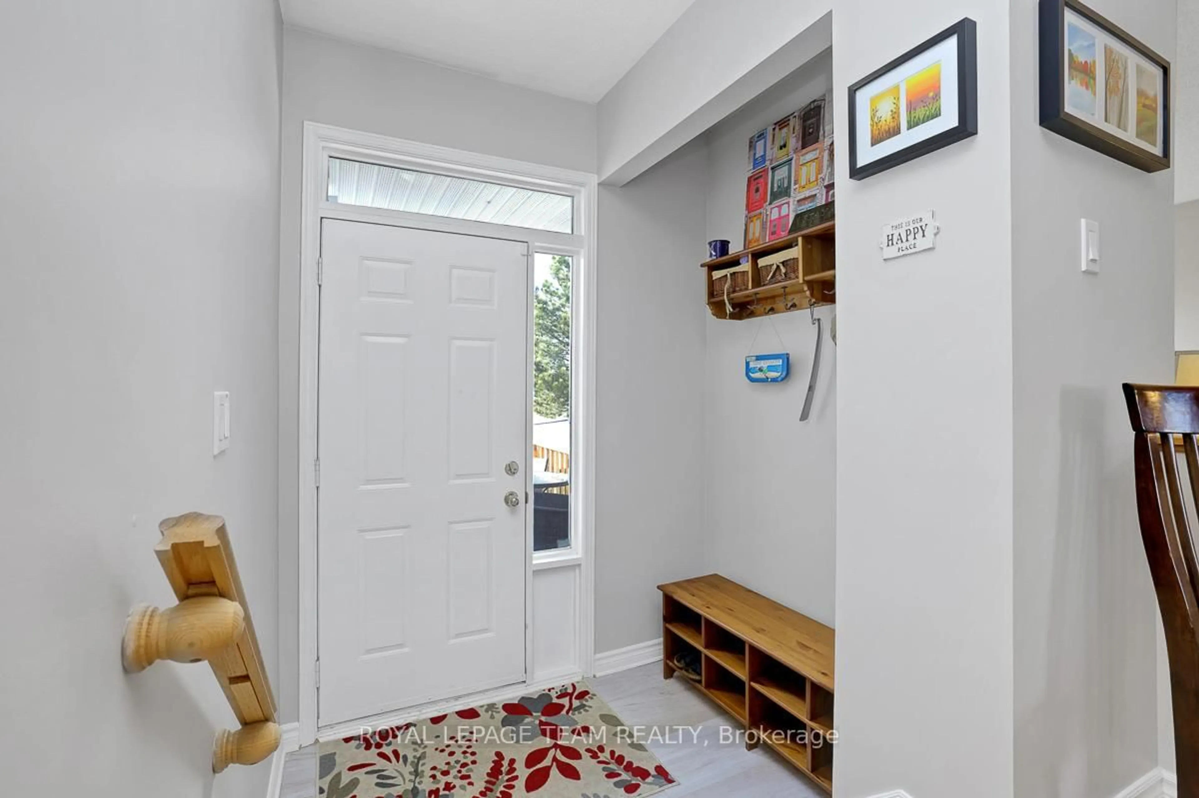Indoor entryway for 704 Maley St, North Grenville Ontario K0G 1J0