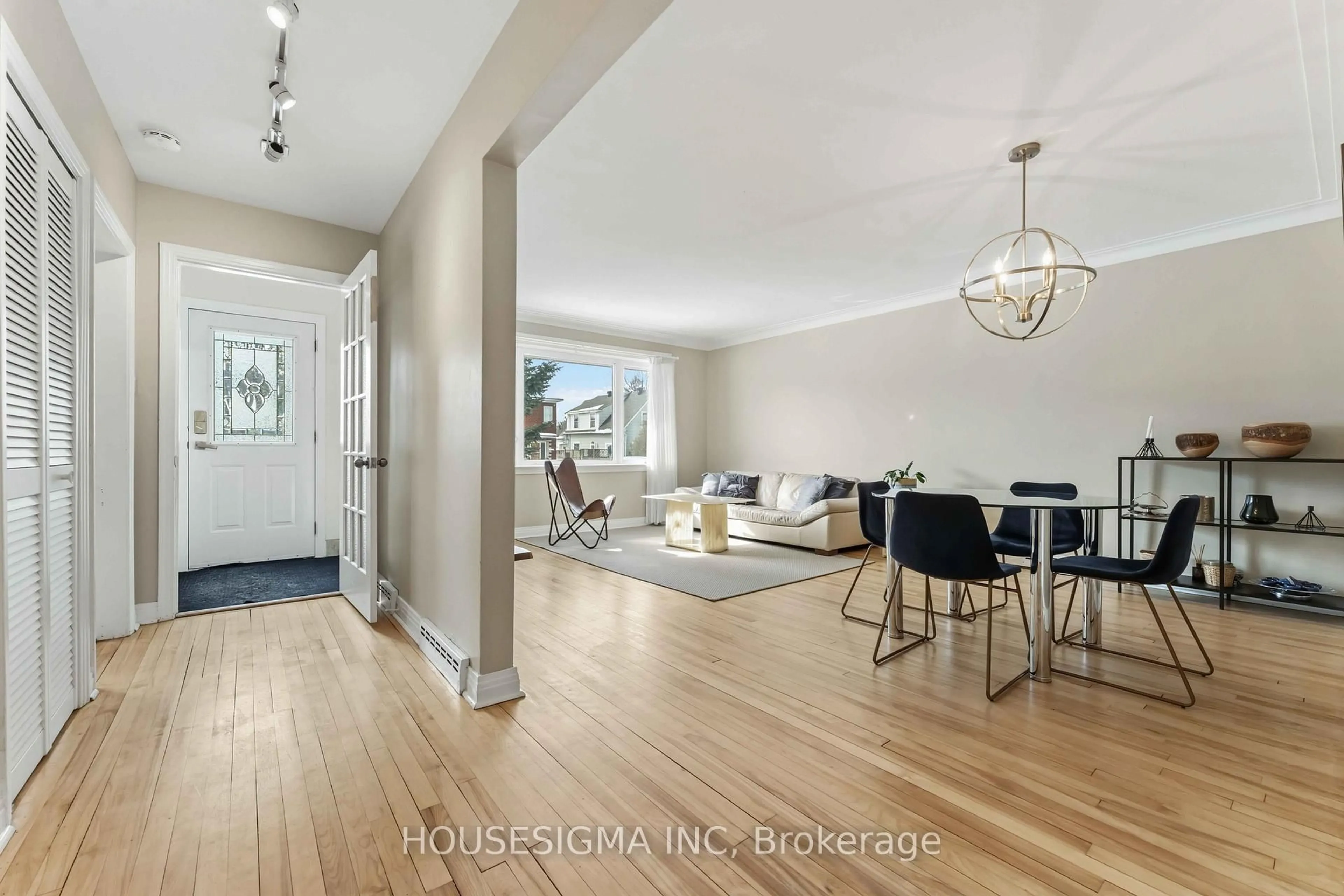 Unknown for 1047 Richard Ave, Ottawa Ontario K1H 8C3