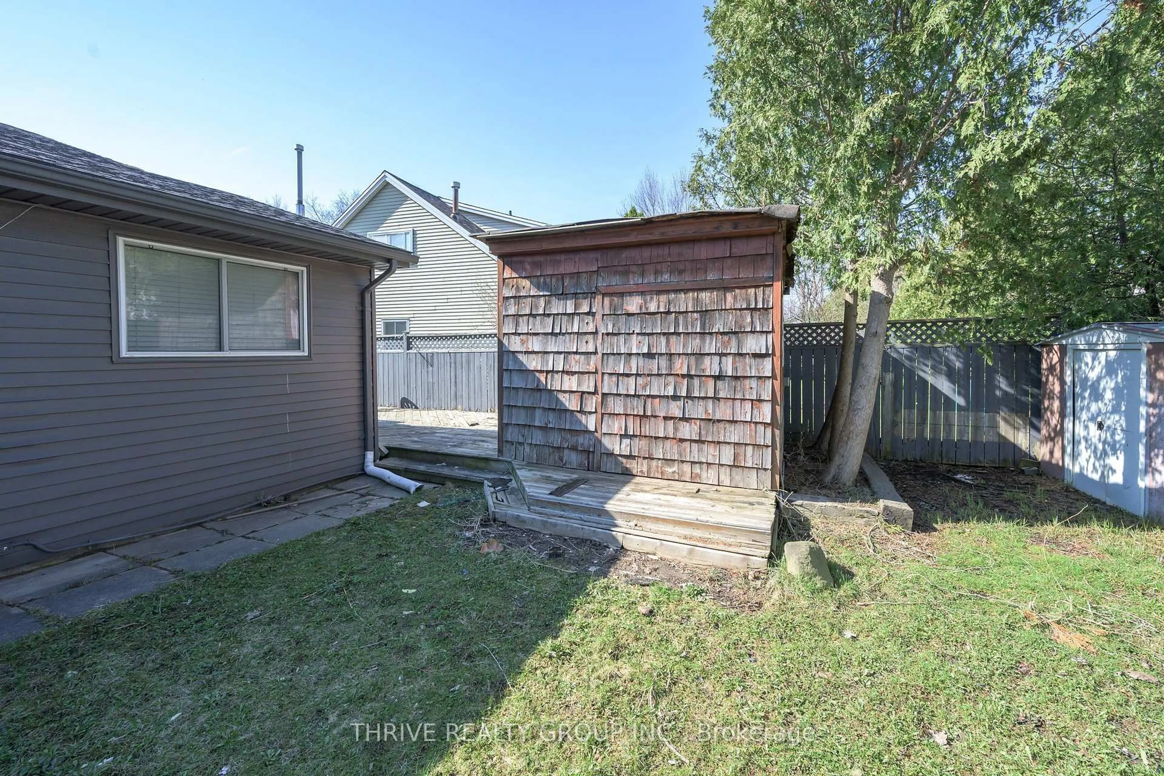 Shed for 81 Beechbank Cres, London South Ontario N6E 2P1