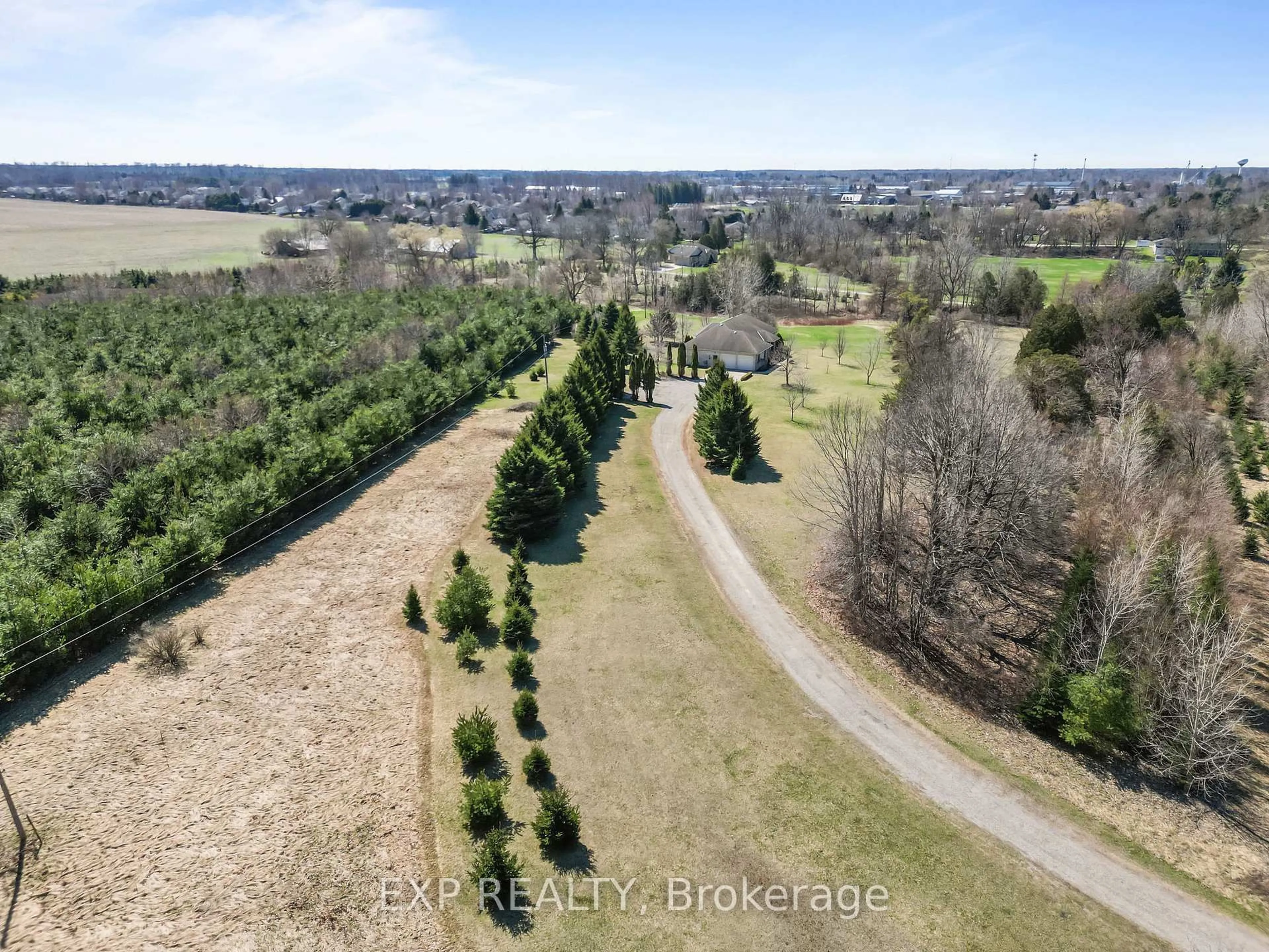 A pic from outside/outdoor area/front of a property/back of a property/a pic from drone, forest/trees view for 8371 Hickory Dr, Strathroy-Caradoc Ontario N7G 3H8