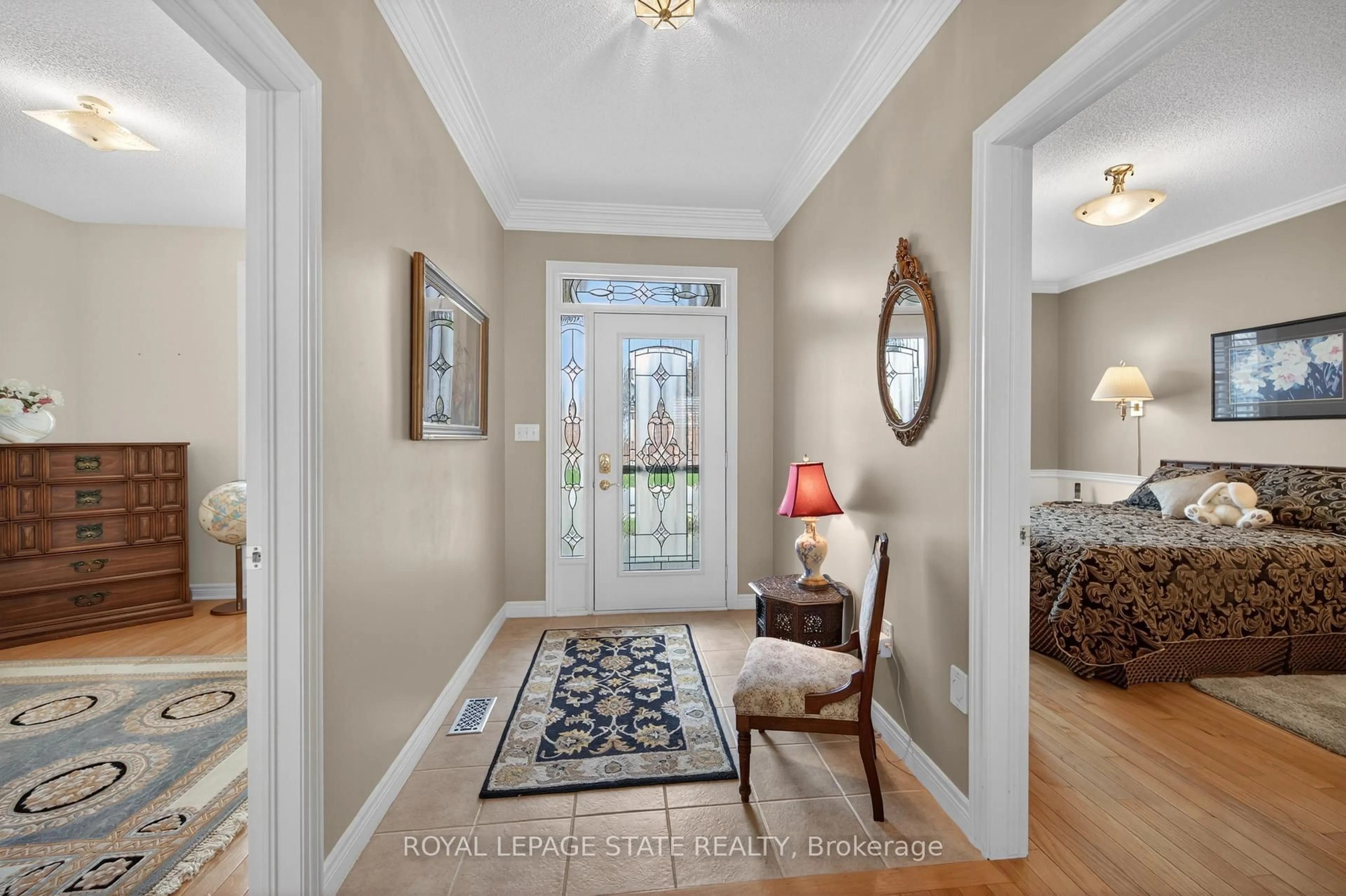 Indoor entryway for 16 Northernbreeze St #63, Hamilton Ontario L0R 1W0