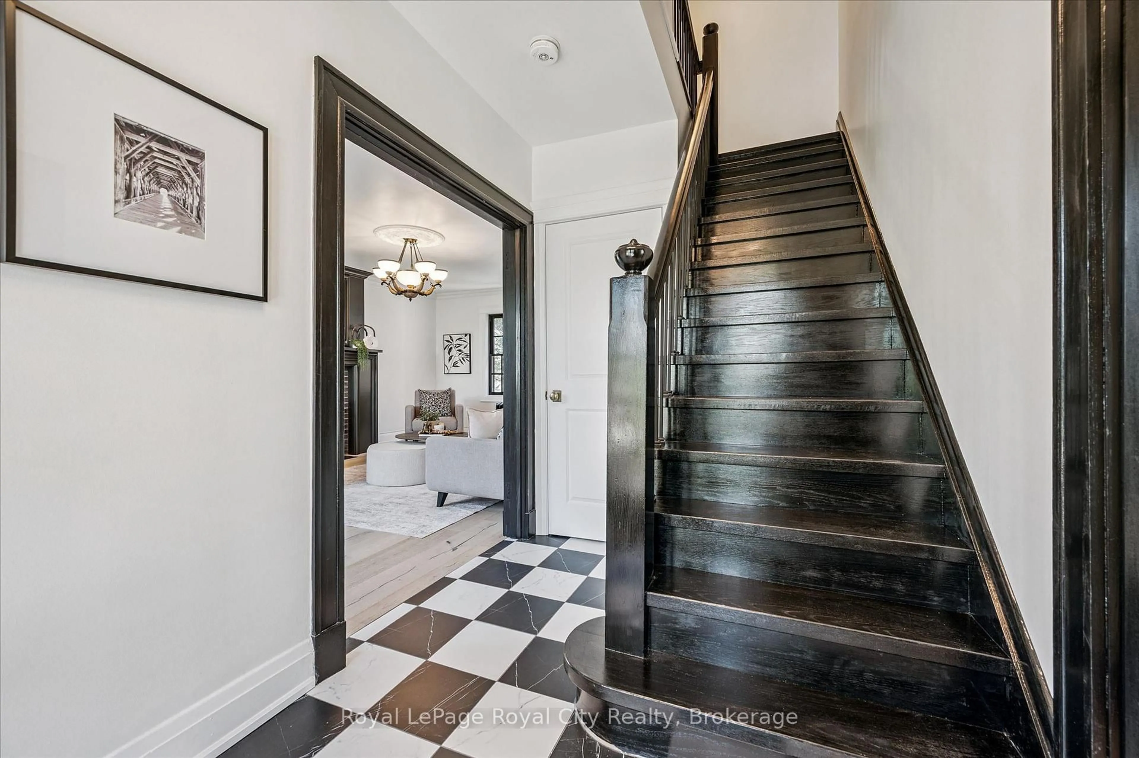 Indoor entryway for 87 University Ave, Guelph Ontario N1G 1P1