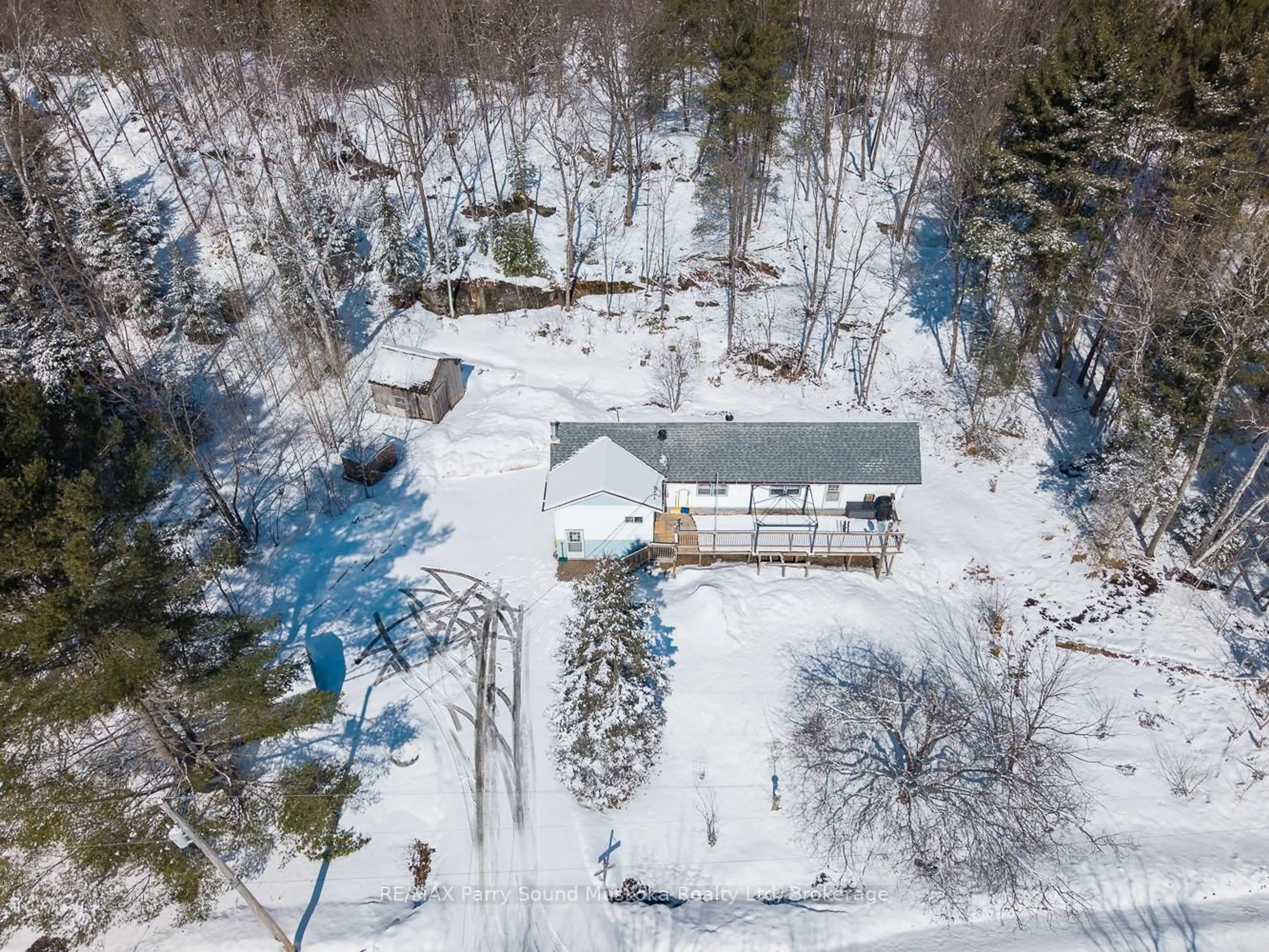 A pic from outside/outdoor area/front of a property/back of a property/a pic from drone, street for 1 Ted Donnelly Rd, McKellar Ontario P2A 0B5