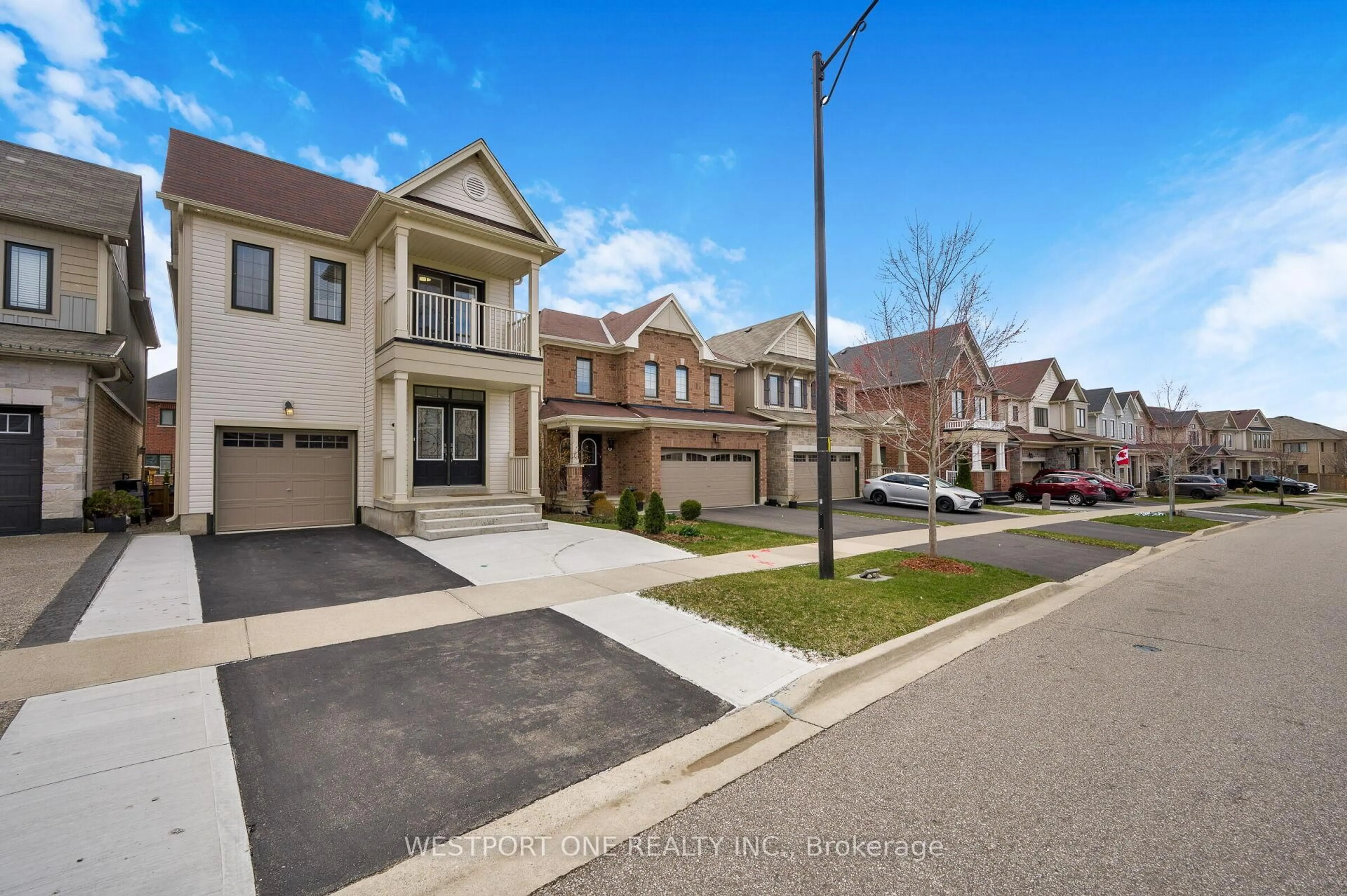 A pic from outside/outdoor area/front of a property/back of a property/a pic from drone, street for 34 Kelso Dr, Haldimand Ontario N3W 2G9