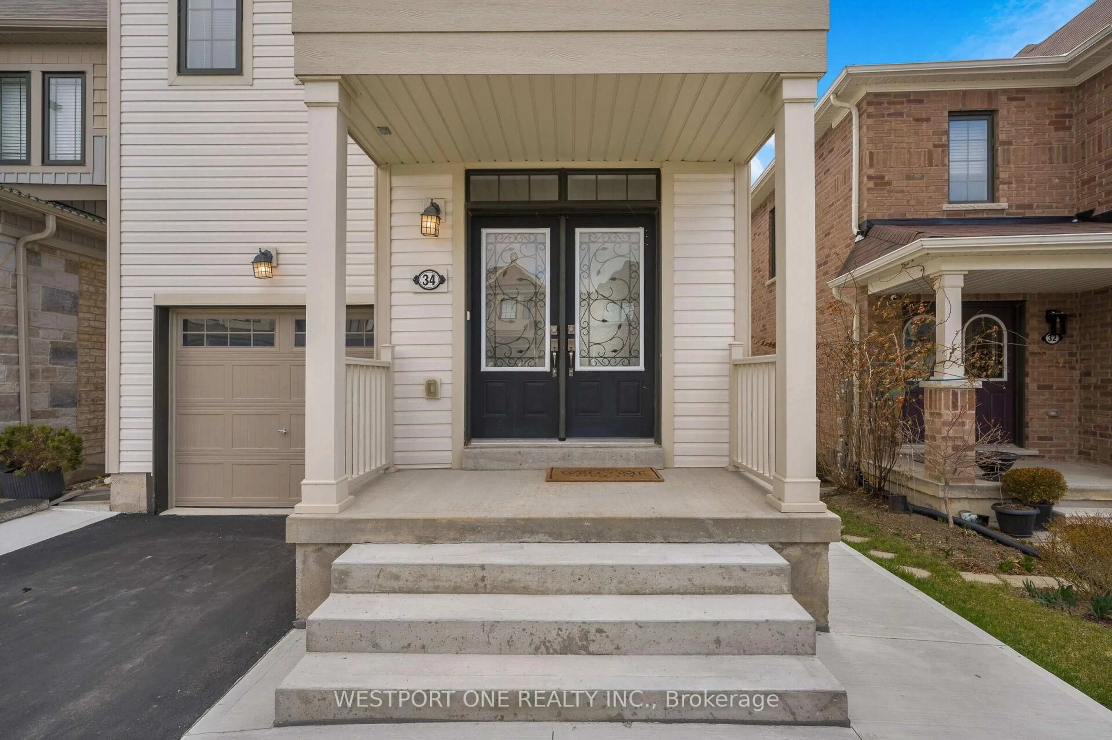 Indoor entryway for 34 Kelso Dr, Haldimand Ontario N3W 2G9