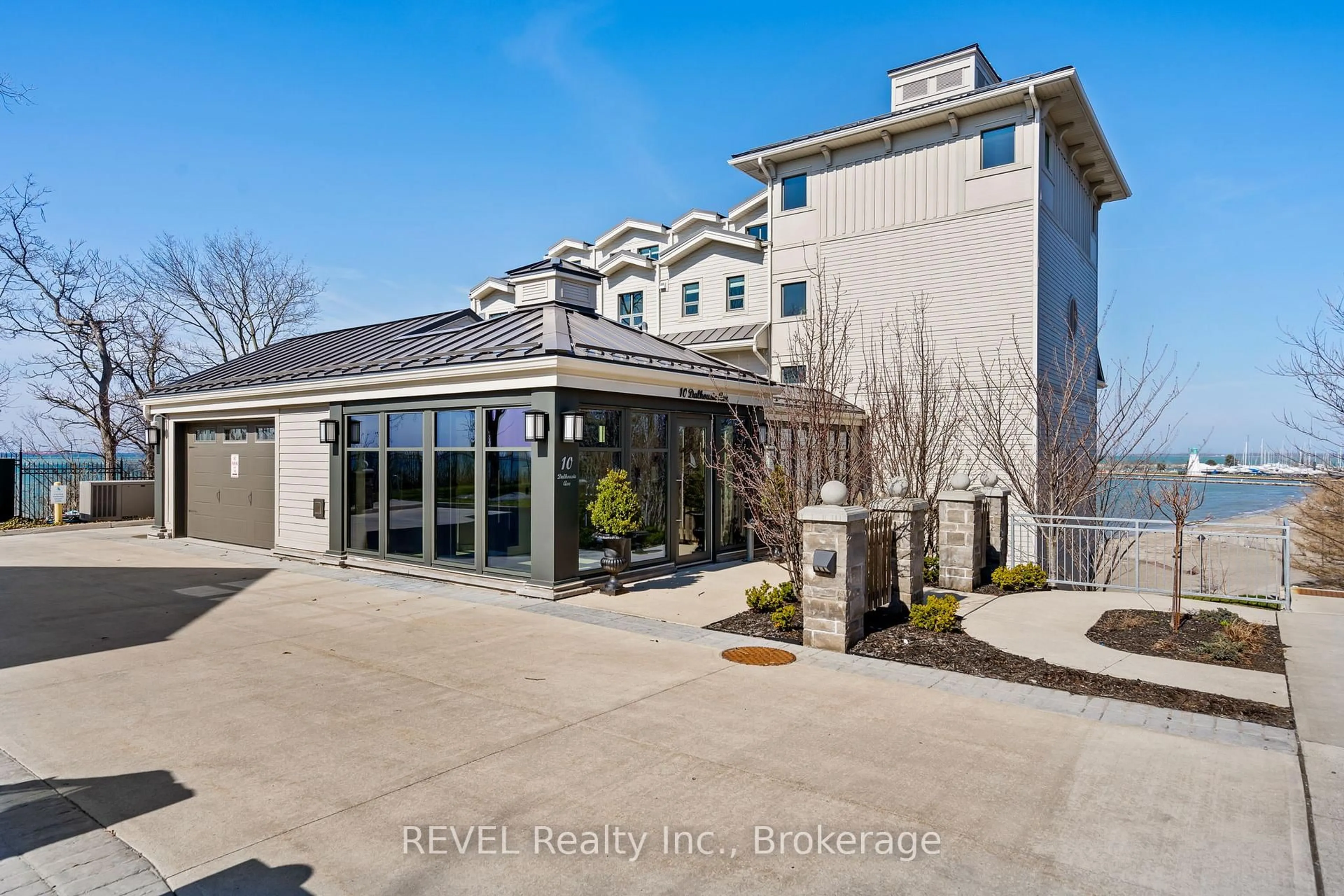 Unknown for 10 Dalhousie Ave #402, St. Catharines Ontario L2N 4W4