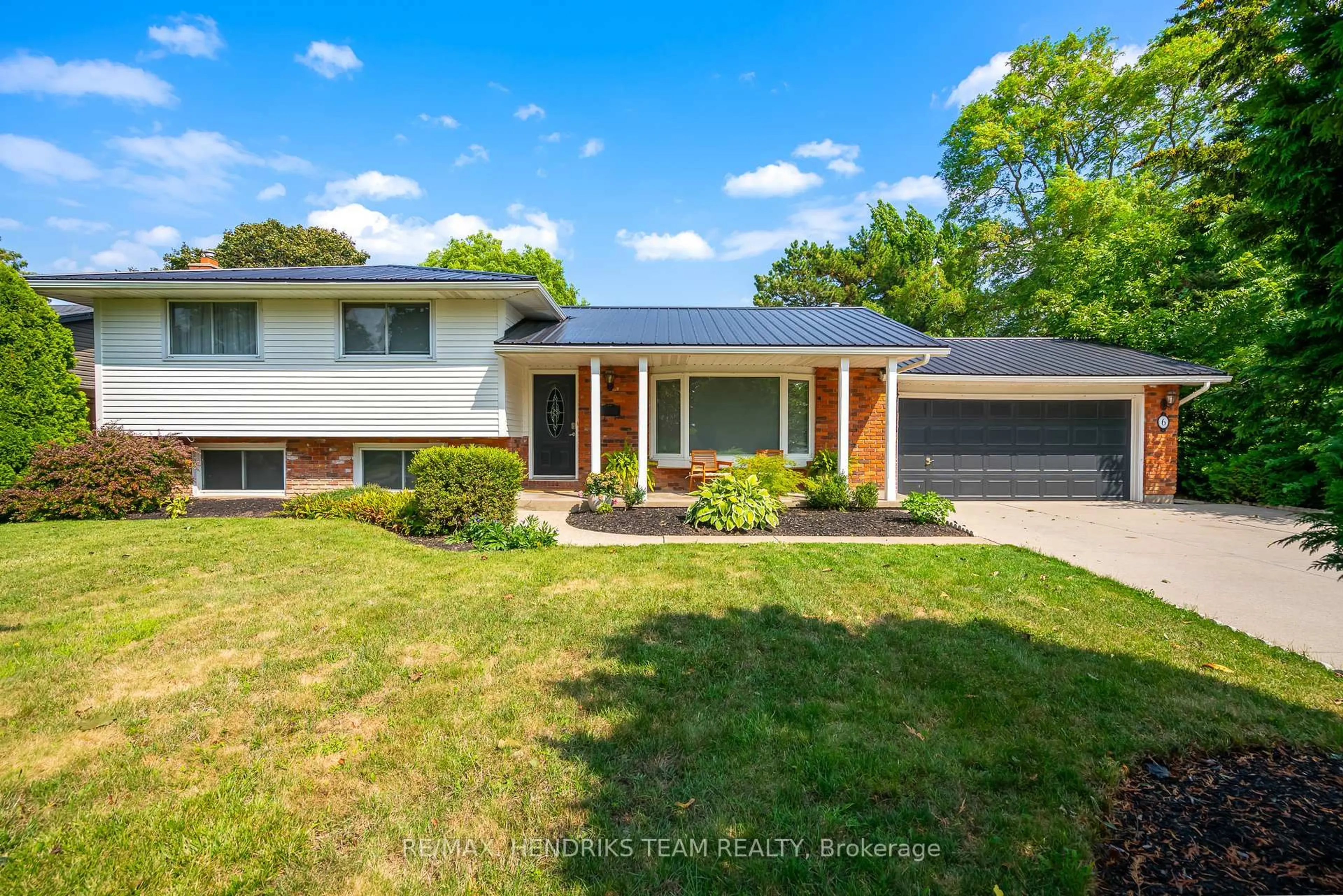 Home with brick exterior material, street for 6 Garrison Village Dr, Niagara-on-the-Lake Ontario L0S 1J0