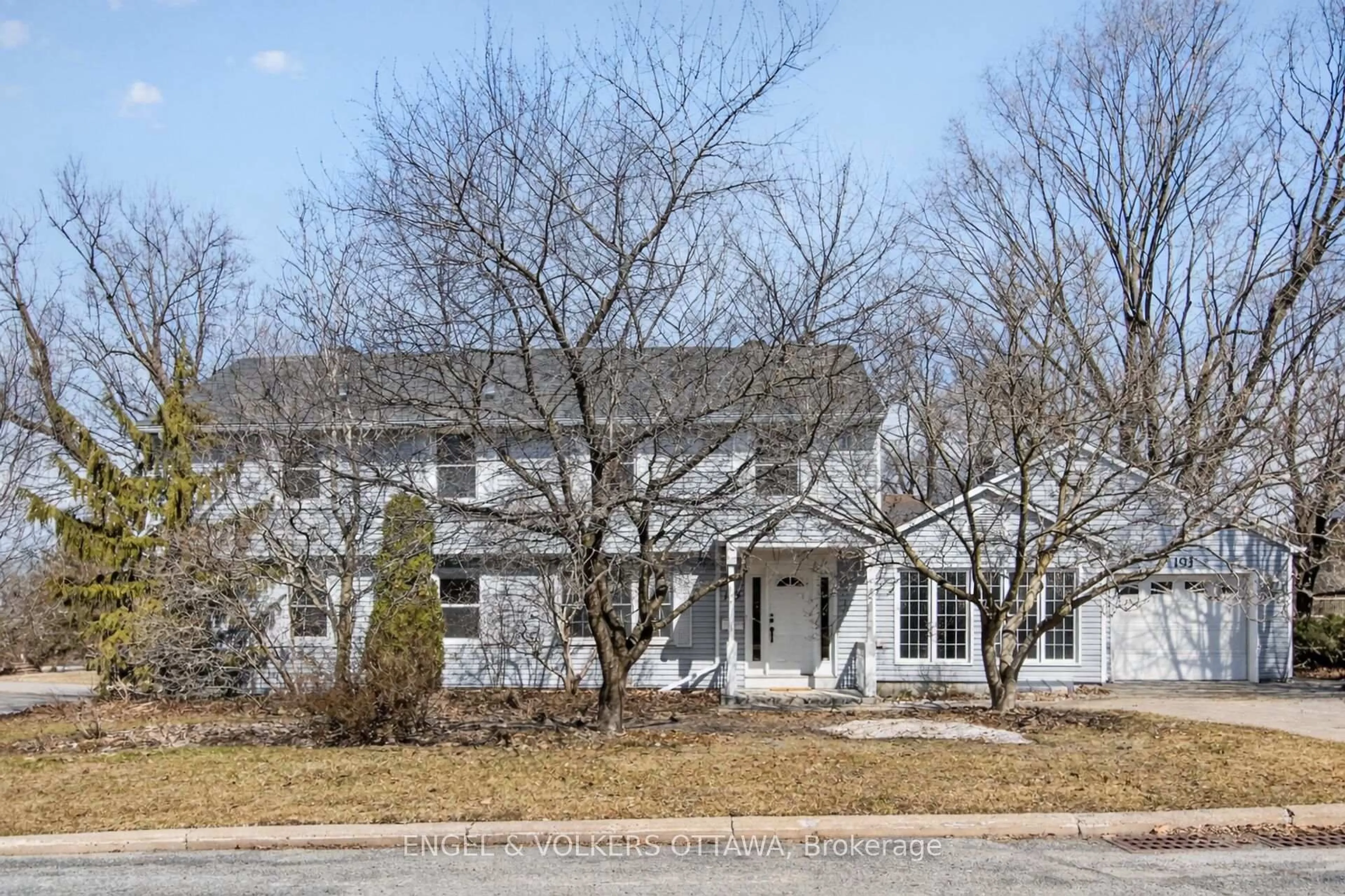 Unknown for 193 Cunningham Ave, Ottawa Ontario K1H 6A7