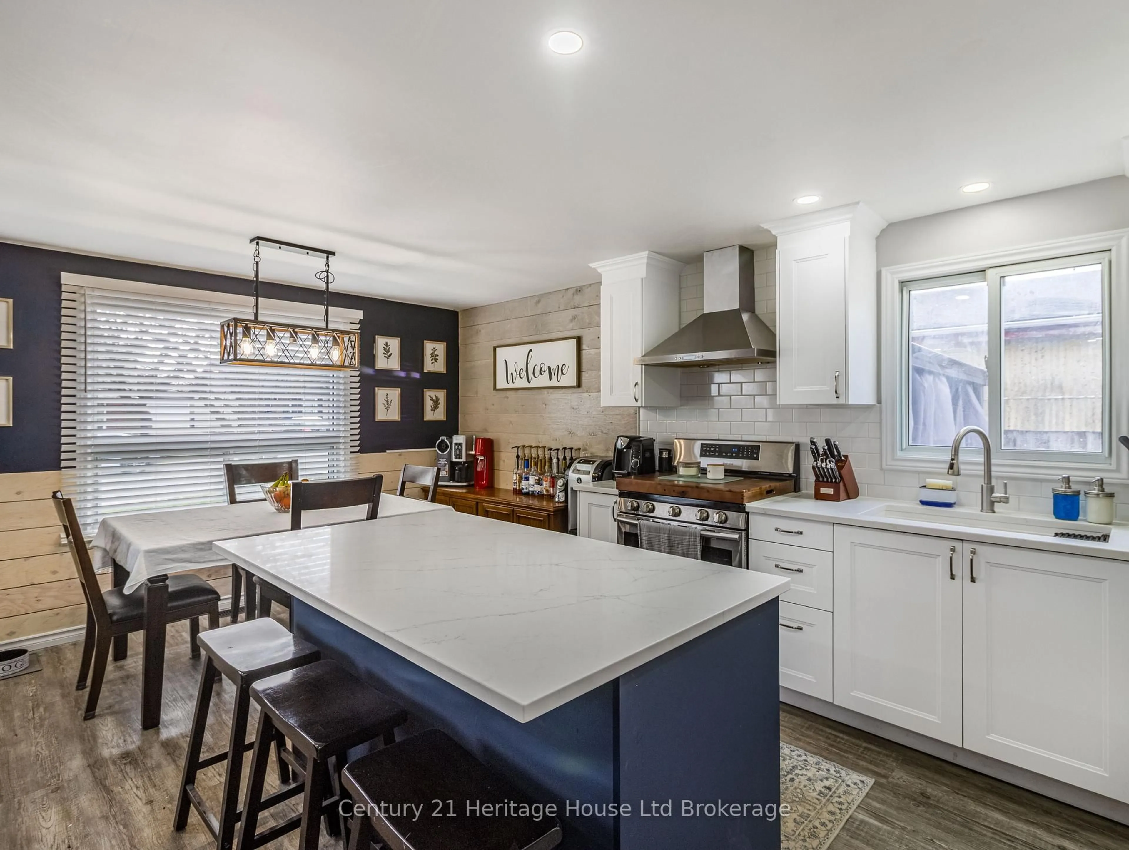 Open concept kitchen, ceramic/tile floor for 844 Sunset Blvd, Woodstock Ontario N4S 4A3