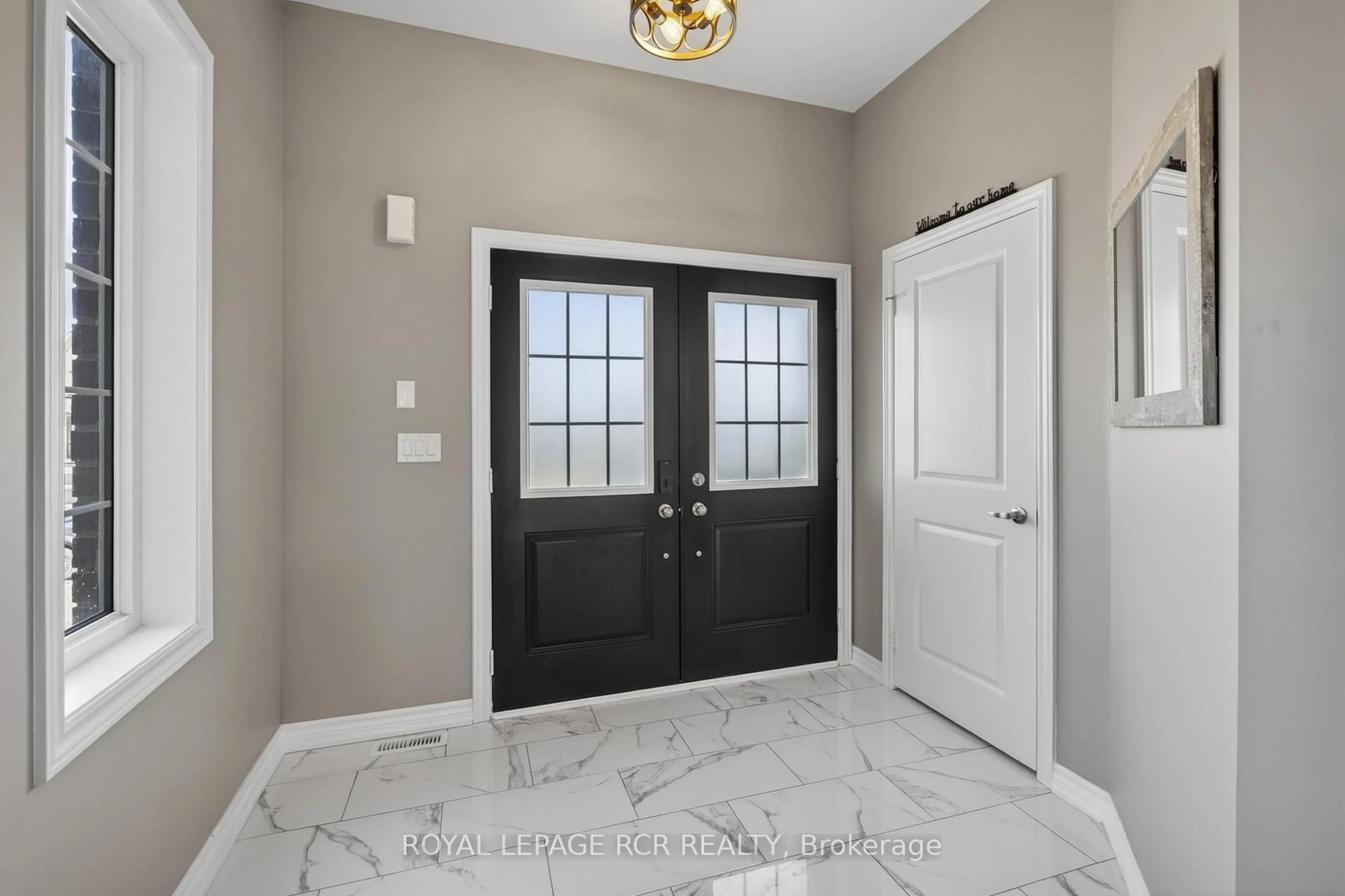 Indoor entryway for 375 Russell St, Southgate Ontario N0C 1B0