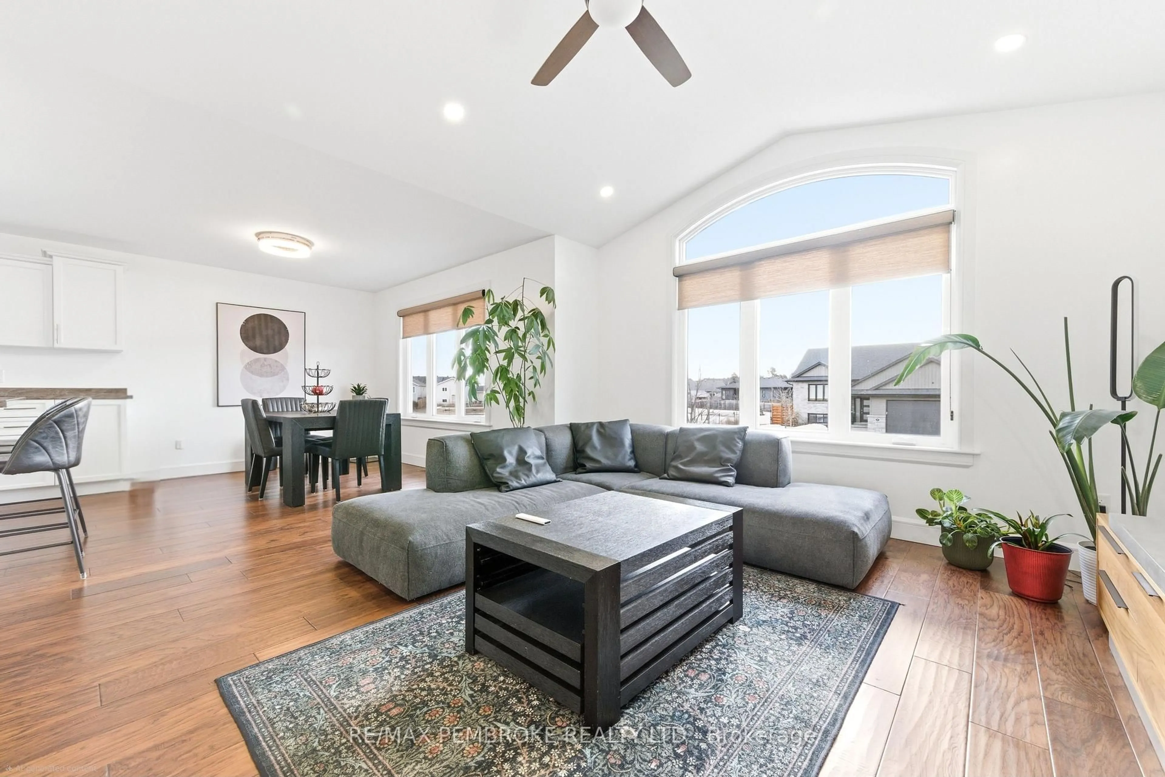 Living room with furniture, unknown for 20 Liam St, Petawawa Ontario K8H 0C2