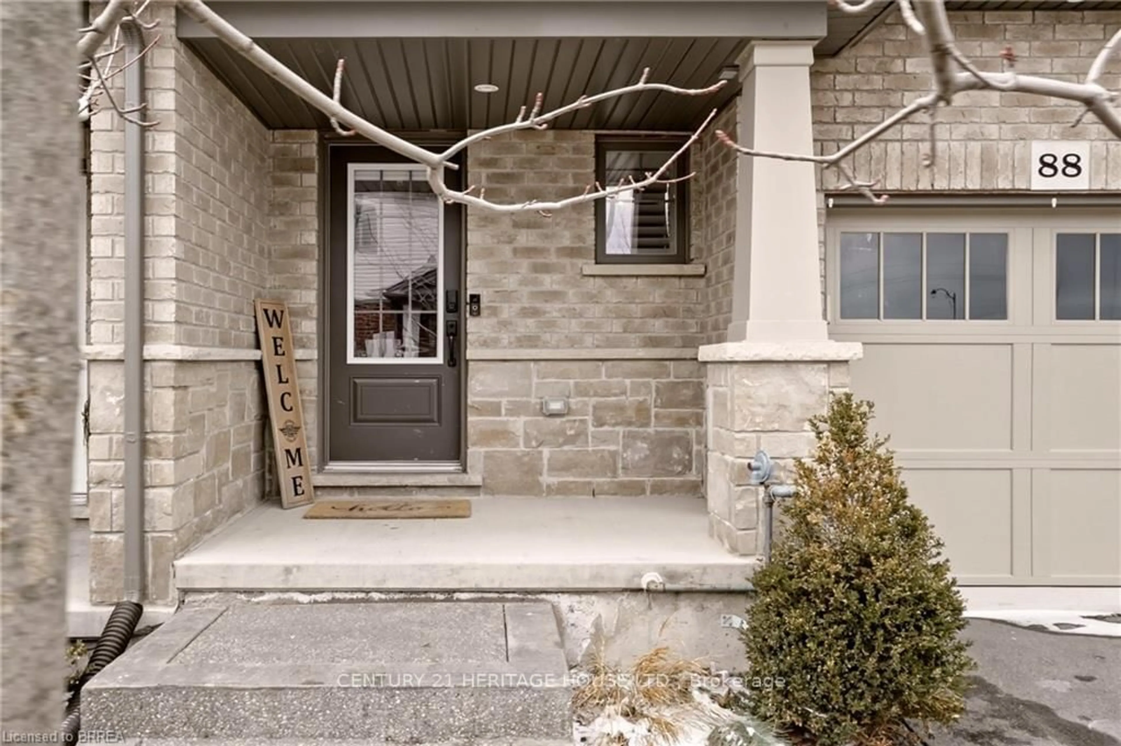 Indoor entryway for 88 Severino Circ, West Lincoln Ontario L0R 2A0