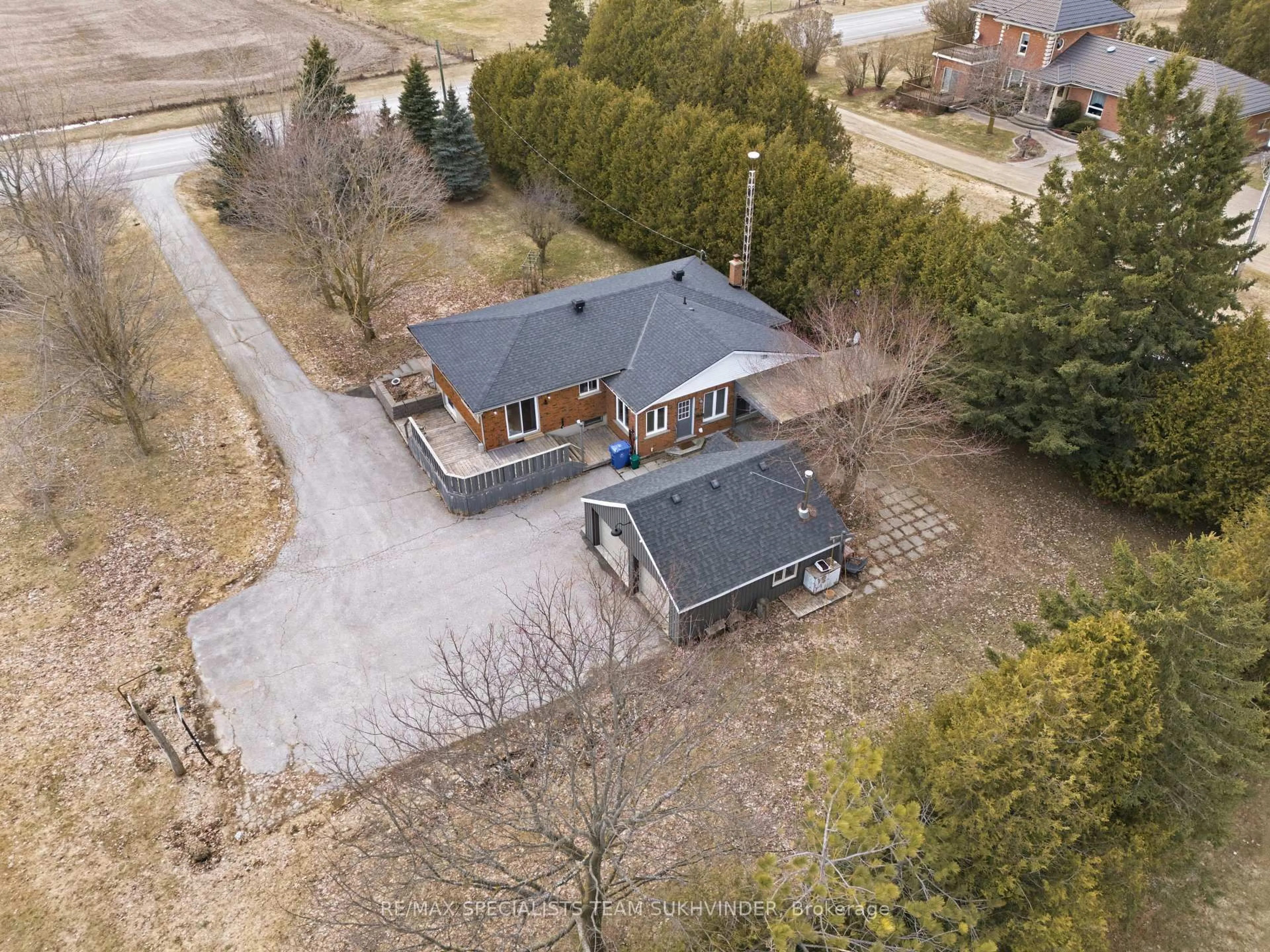 A pic from outside/outdoor area/front of a property/back of a property/a pic from drone, street for 394073 County Road 12, Amaranth Ontario L9W 0N2