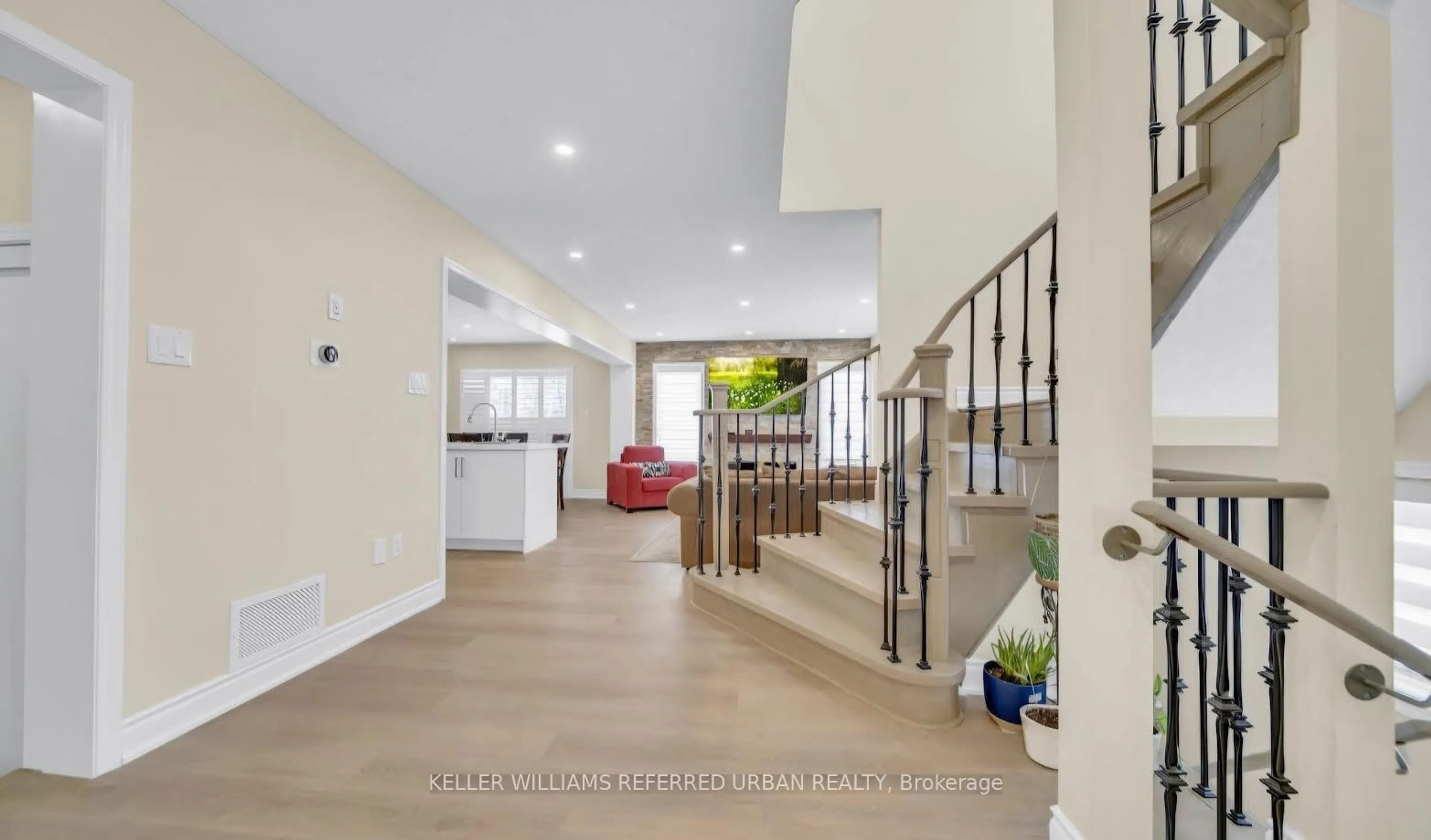 Indoor foyer for 14 Andover Dr, Woolwich Ontario N0B 1M0