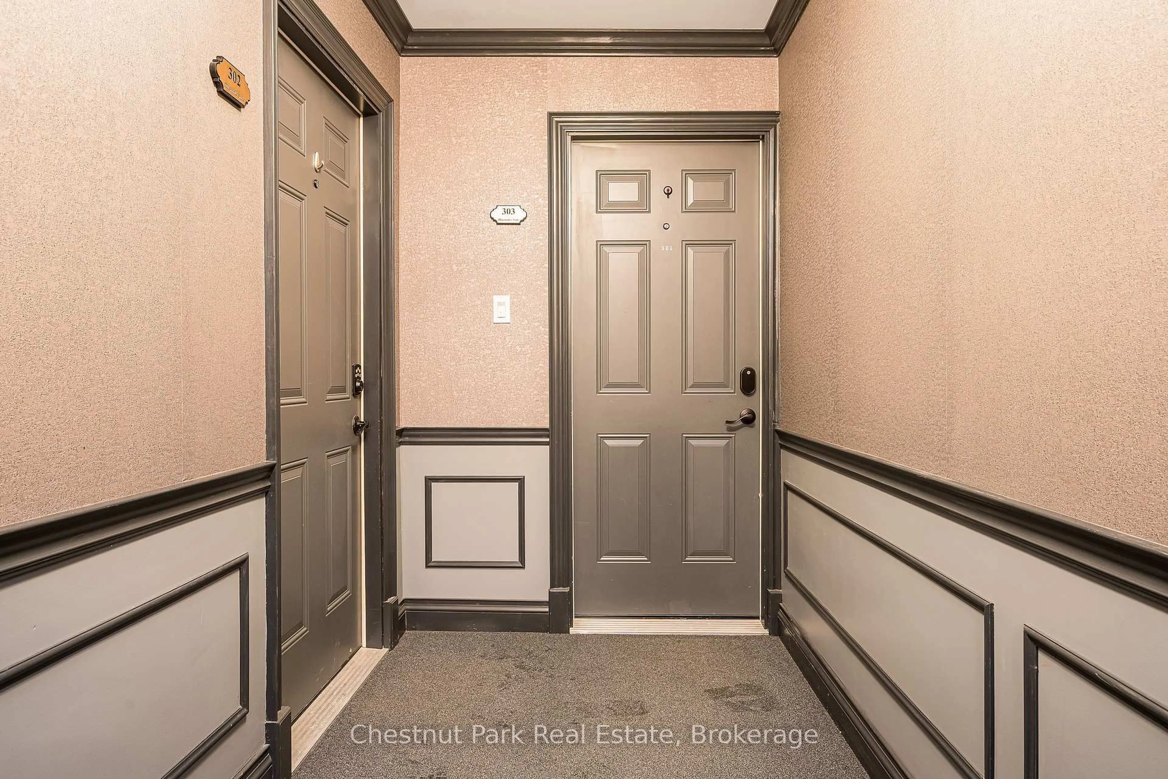 Indoor entryway for 110 Sykes St #303, Meaford Ontario N4L 1S6