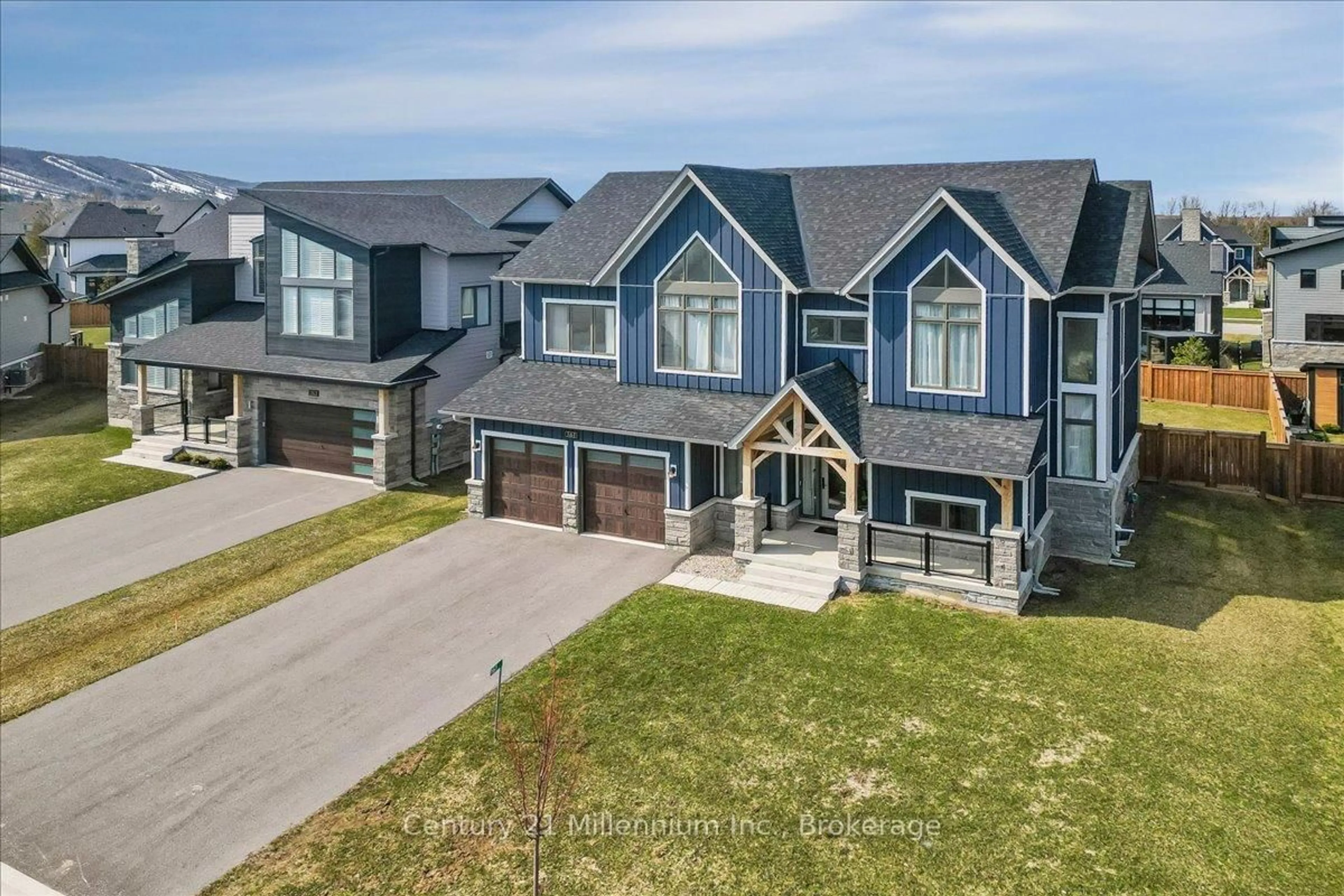 A pic from outside/outdoor area/front of a property/back of a property/a pic from drone, mountain view for 161 Springside Cres, Blue Mountains Ontario L9Y 5L3