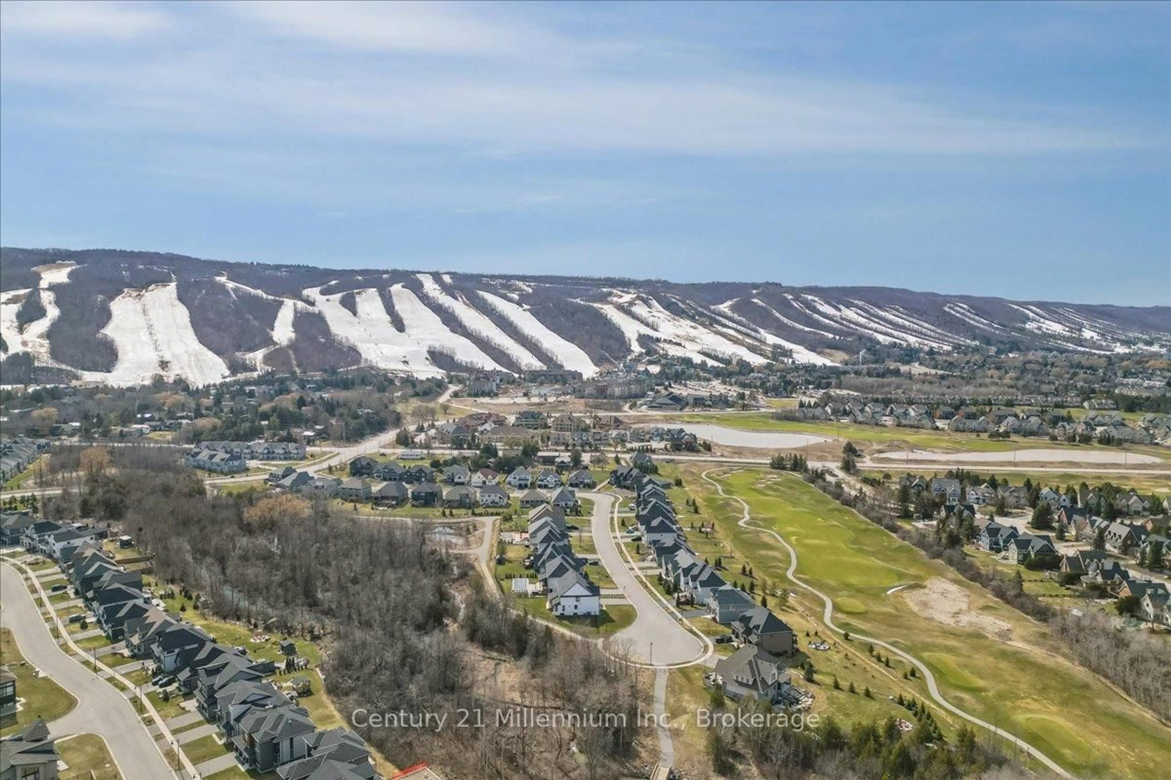 A pic from outside/outdoor area/front of a property/back of a property/a pic from drone, mountain view for 161 Springside Cres, Blue Mountains Ontario L9Y 5L3