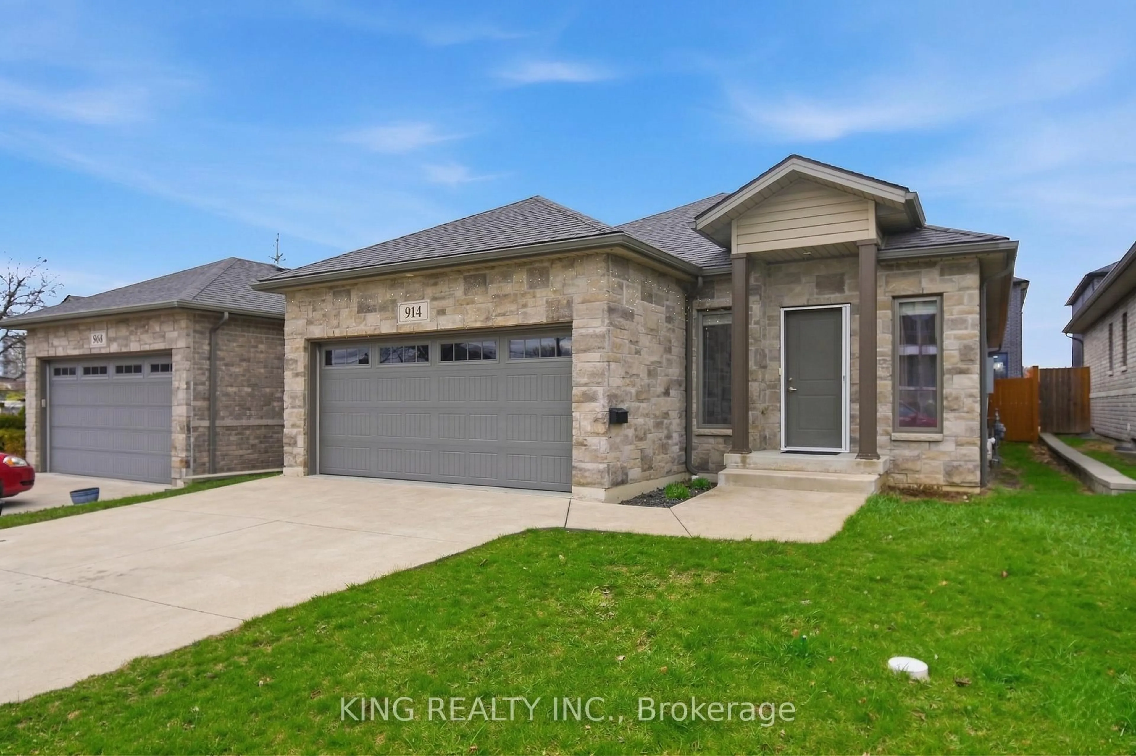 Home with brick exterior material, street for 914 ELLROSE Ave, Windsor Ontario N8Y 3W9