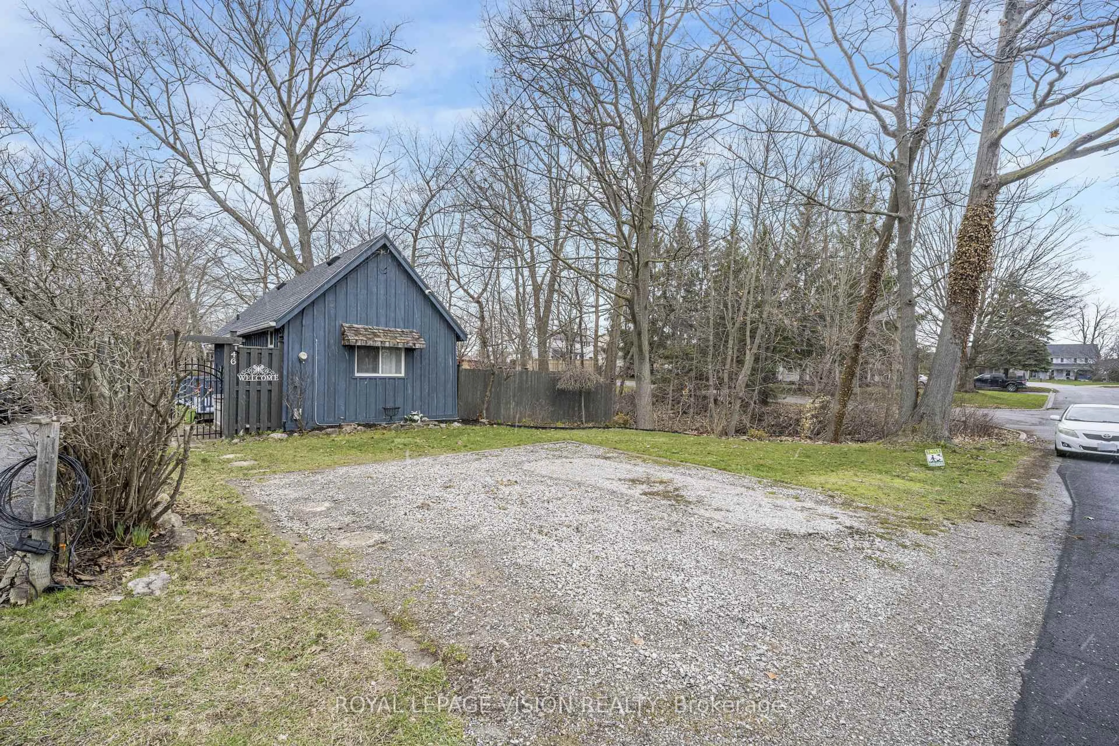 A pic from outside/outdoor area/front of a property/back of a property/a pic from drone, unknown for 46 John St, Norfolk Ontario N0A 1N7