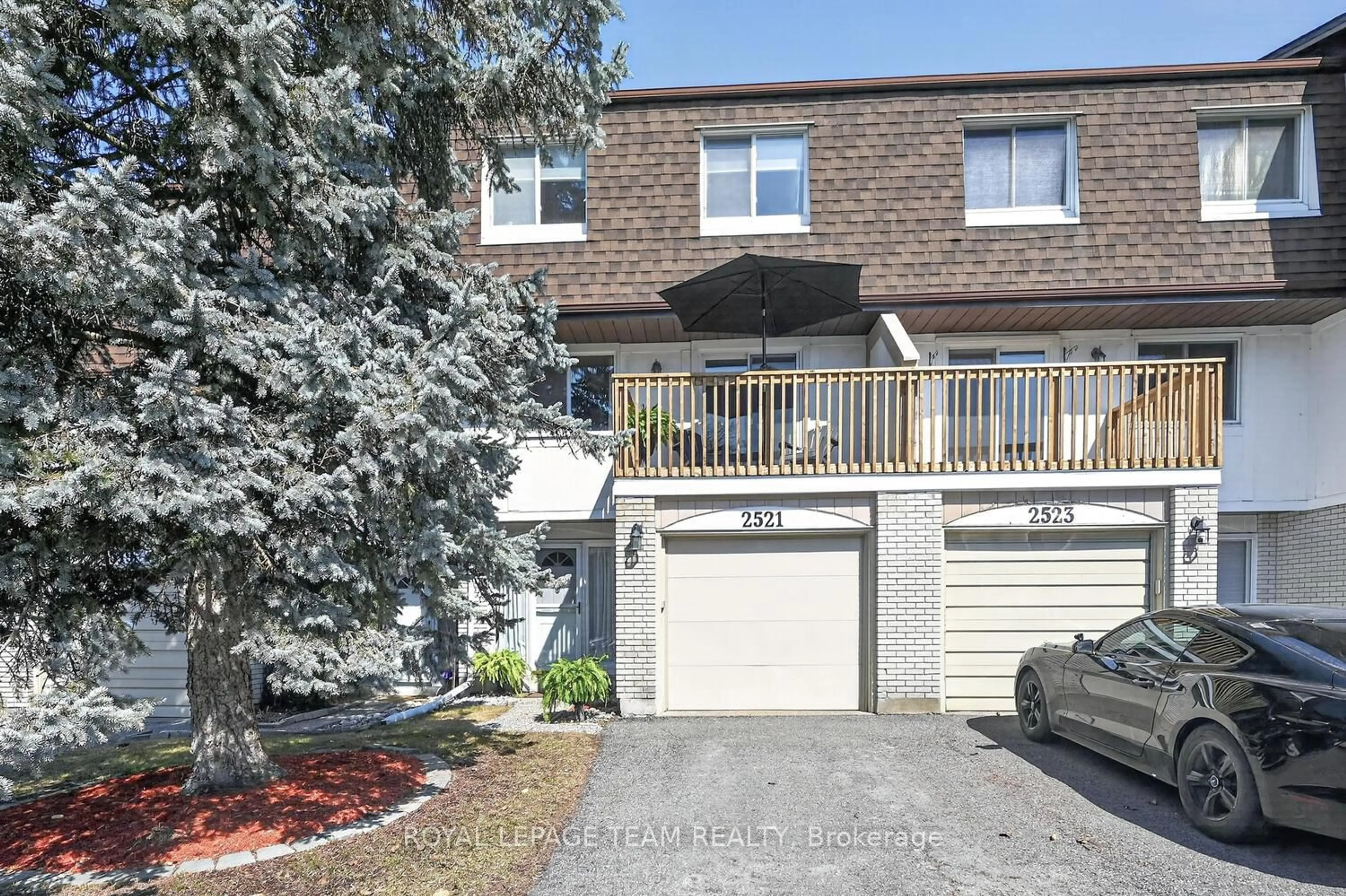 Patio, street for 2521 Flannery Dr, Ottawa Ontario K1V 9R5