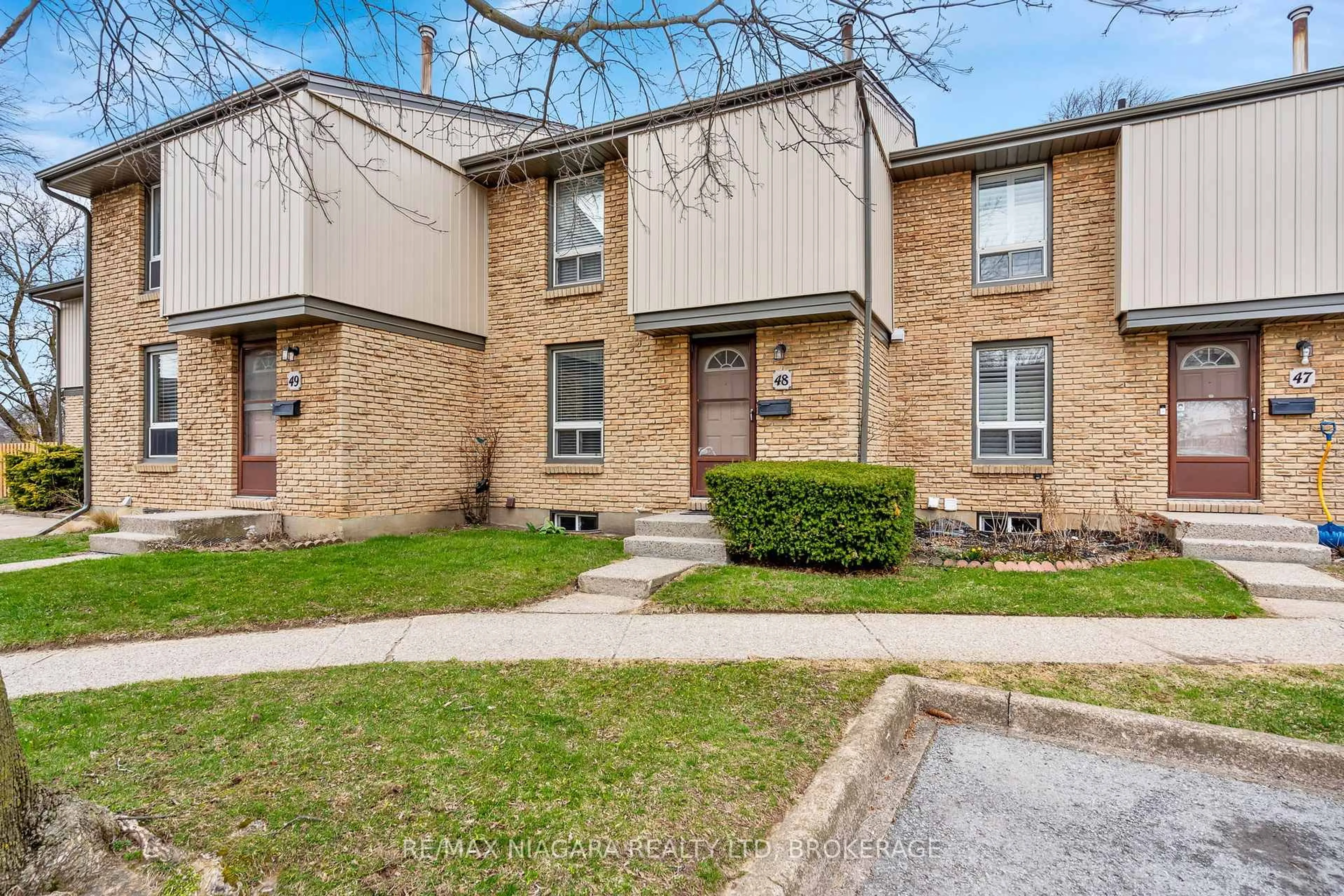 Unknown for 302 VINE St #48, St. Catharines Ontario L2M 7M6