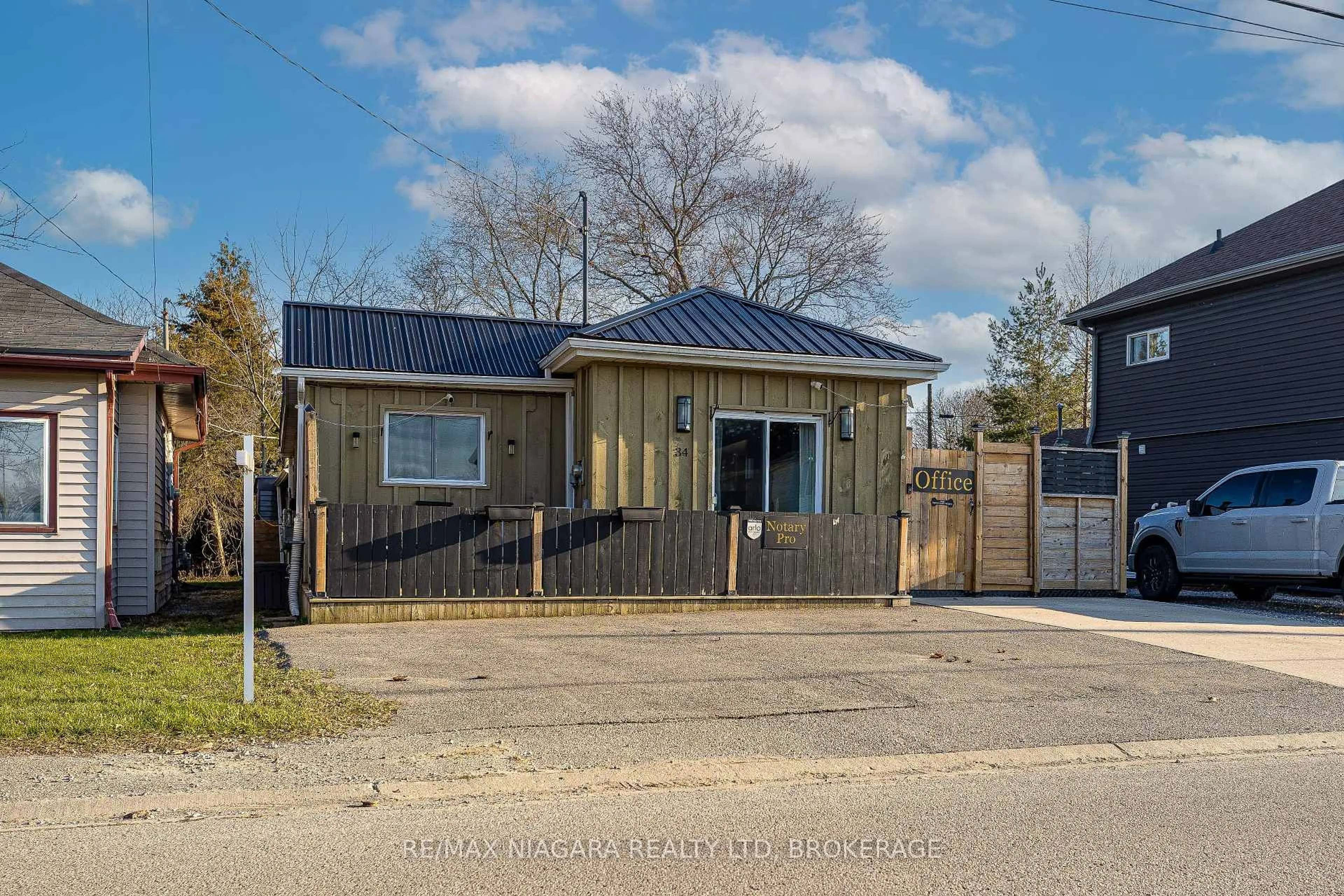 A pic from outside/outdoor area/front of a property/back of a property/a pic from drone, street for 34 Pansy Ave, Norfolk Ontario N0A 1W7