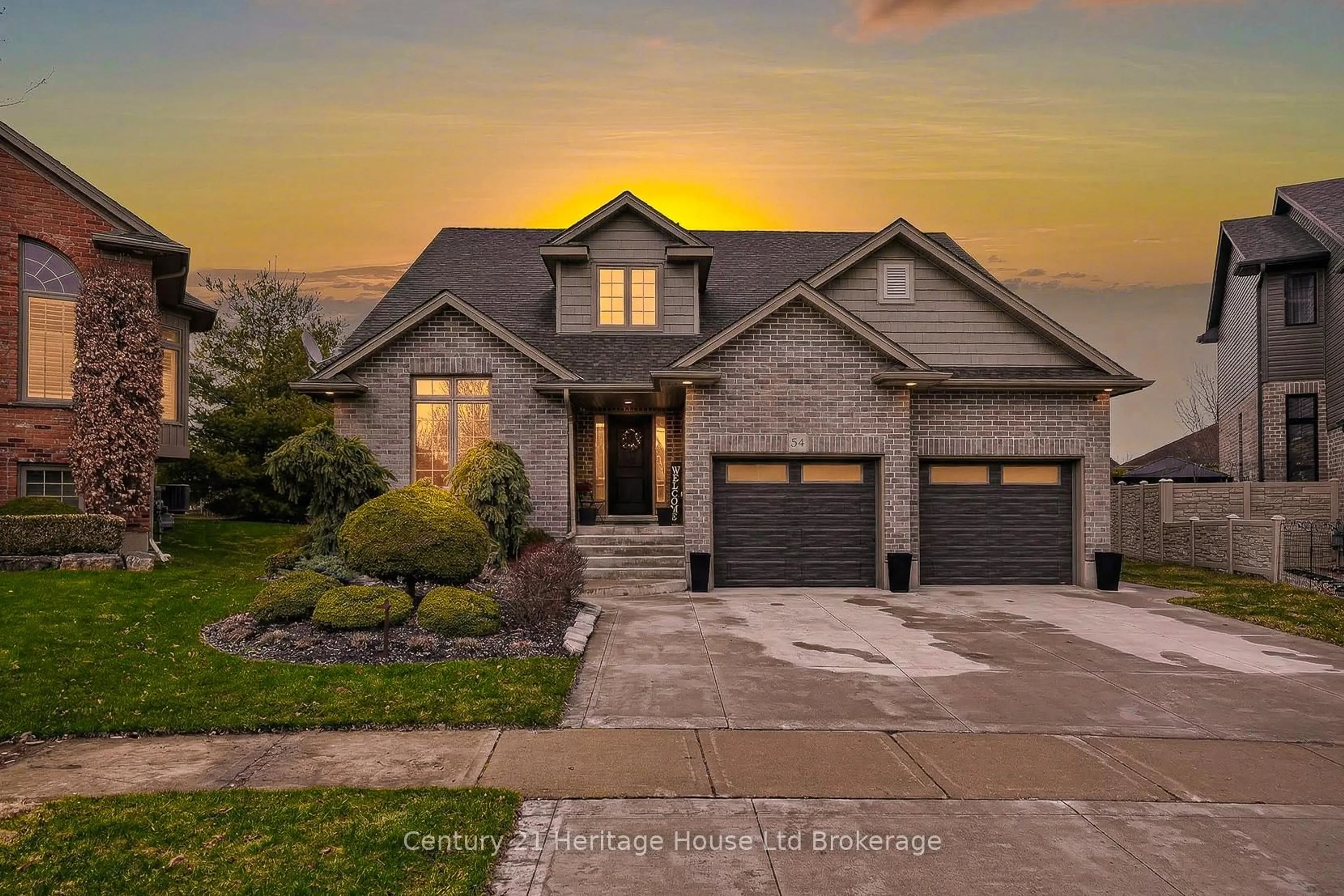 Home with brick exterior material, street for 54 Westview Crt, Woodstock Ontario N4T 0B8