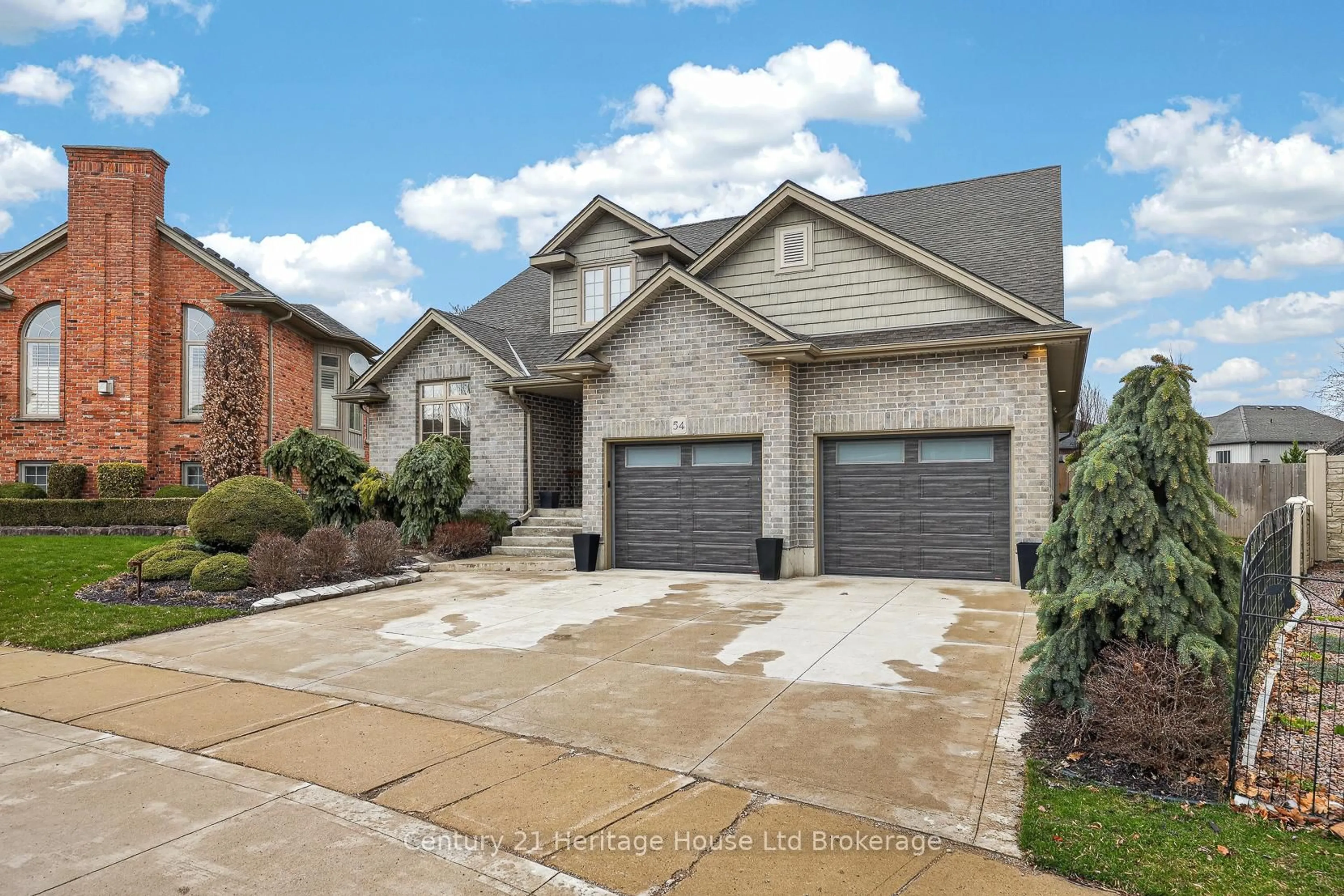 Home with brick exterior material, street for 54 Westview Crt, Woodstock Ontario N4T 0B8