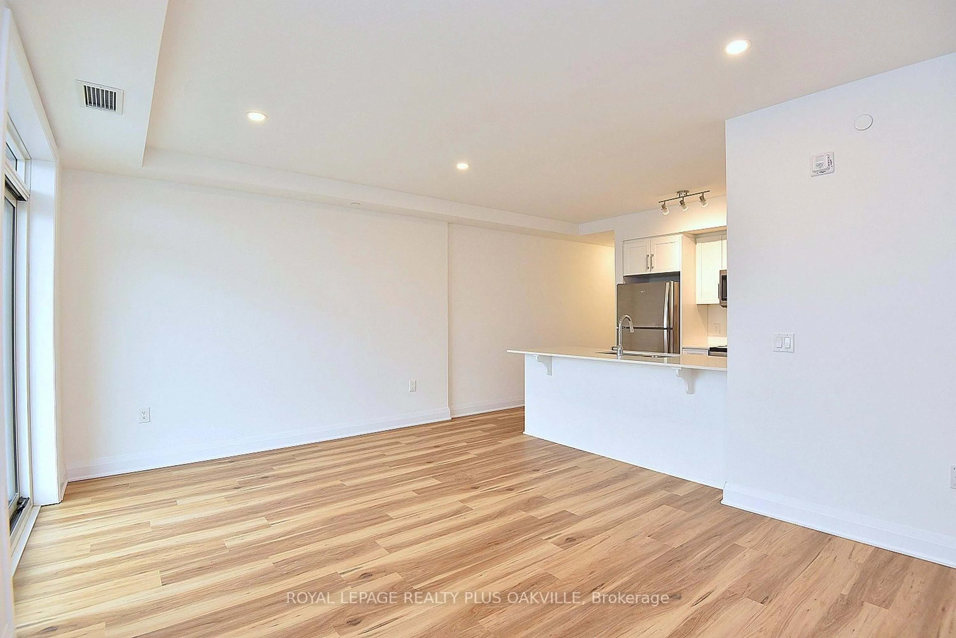 A pic of a room for 1936 Rymal Rd #219, Hamilton Ontario L0R 1P0