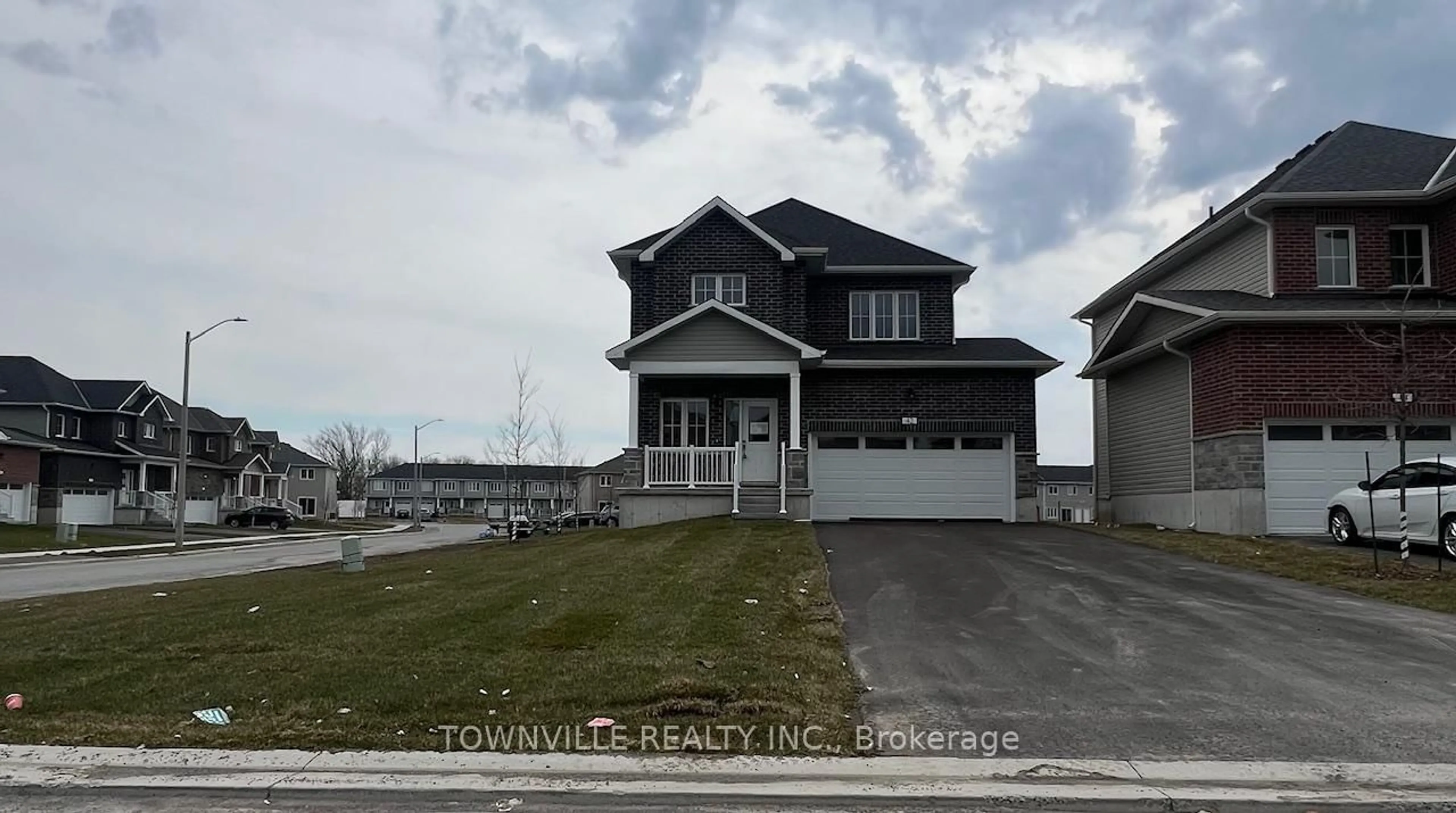 Home with vinyl exterior material, unknown for 42 Bradden Cres, Belleville Ontario K8N 0T8