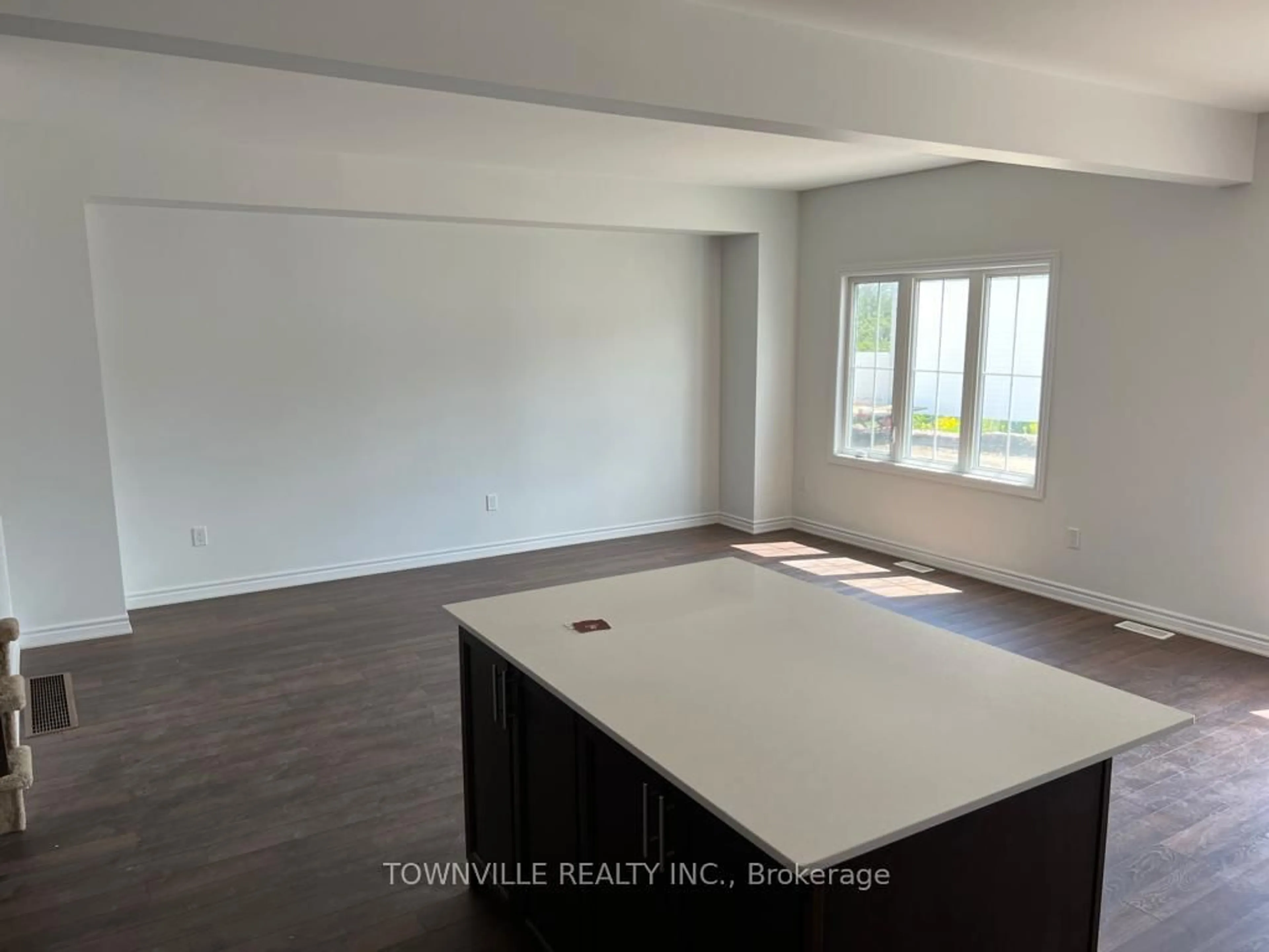 A pic of a room for 18 Lincoln Dr, Belleville Ontario K8N 0T8