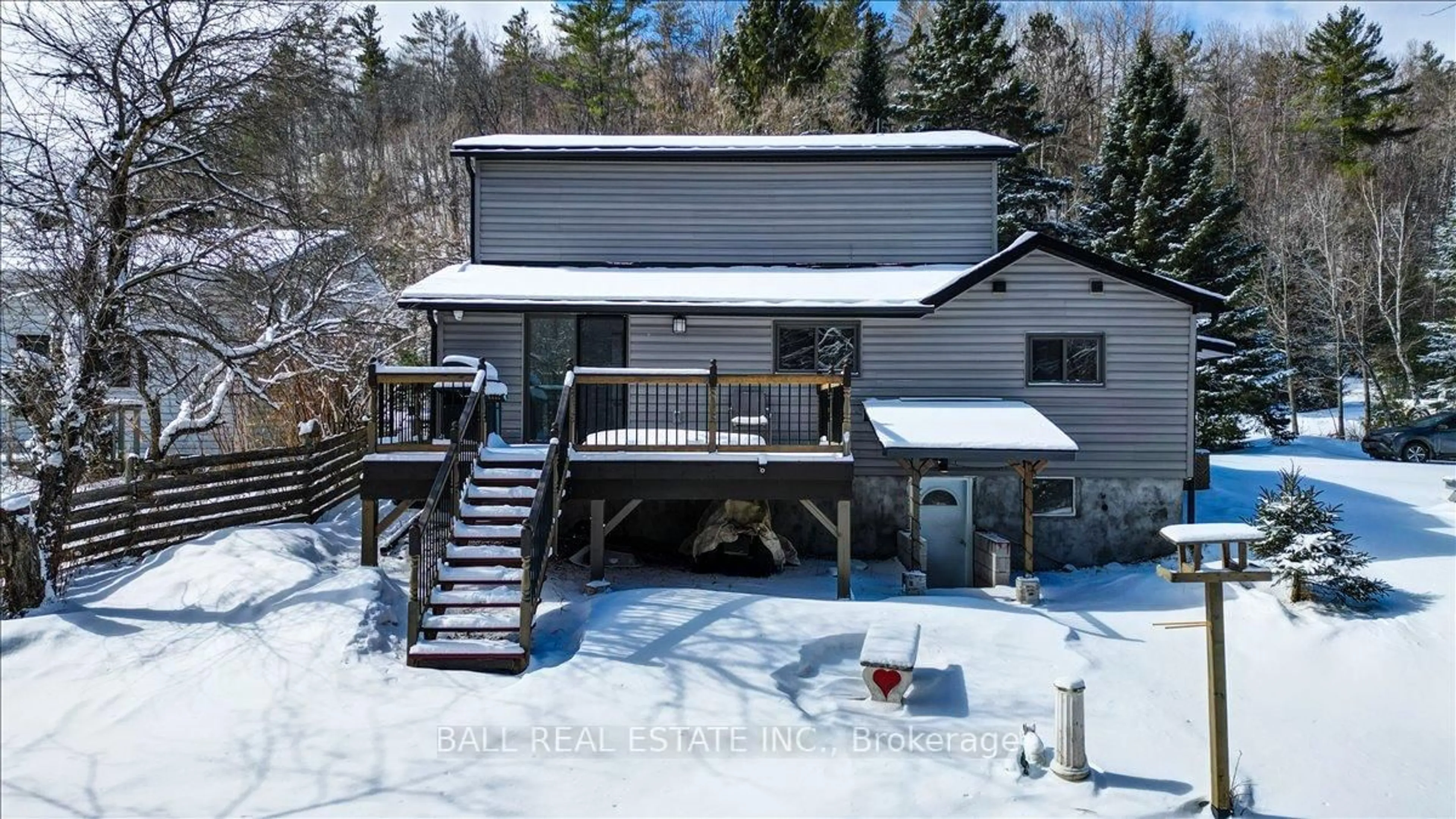 A pic from outside/outdoor area/front of a property/back of a property/a pic from drone, water/lake/river/ocean view for 4 Nicklaus Dr, Bancroft Ontario K0L 1C0
