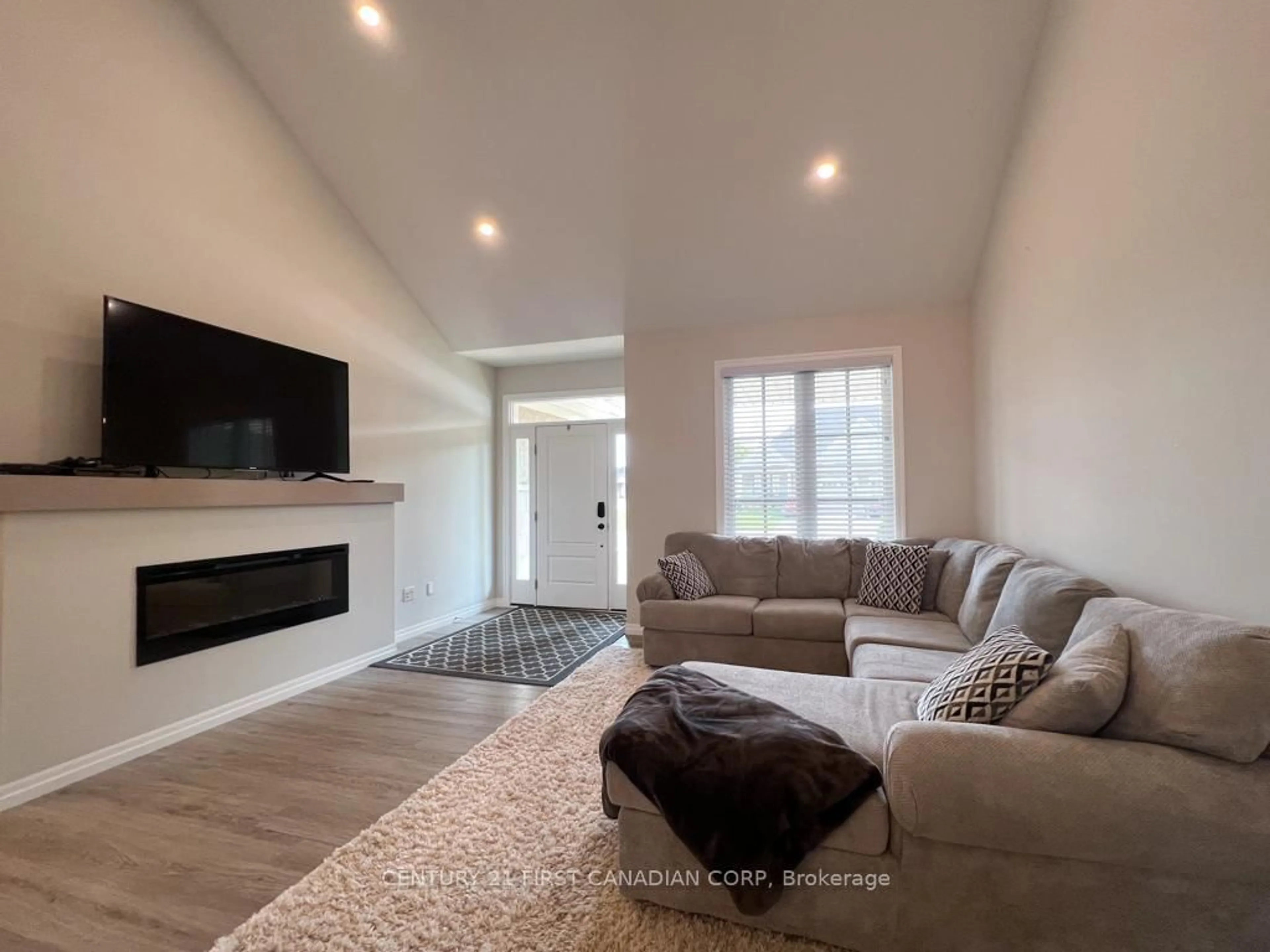 Living room with furniture, unknown for 4 Sierra St, Tillsonburg Ontario N4G 0J2