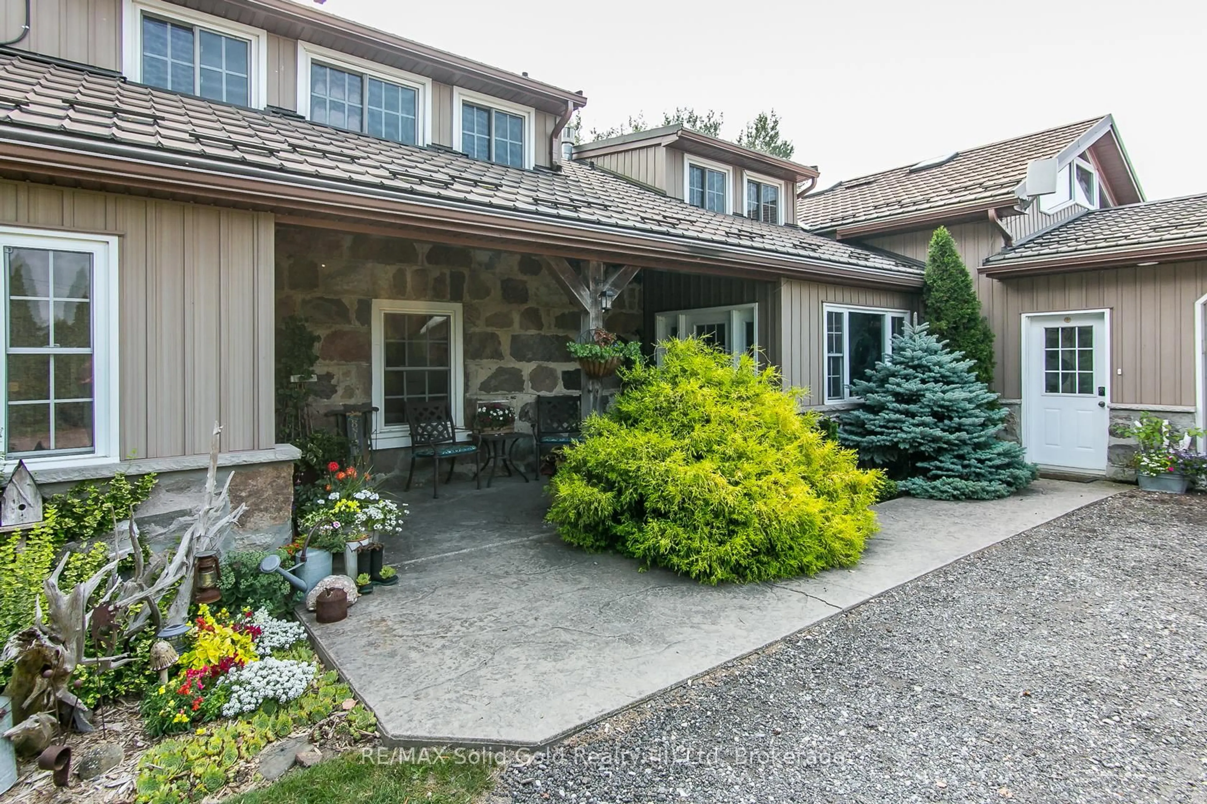 Patio, street for 906864 Township Road 12 Rd, Blandford-Blenheim Ontario N0J 1B0