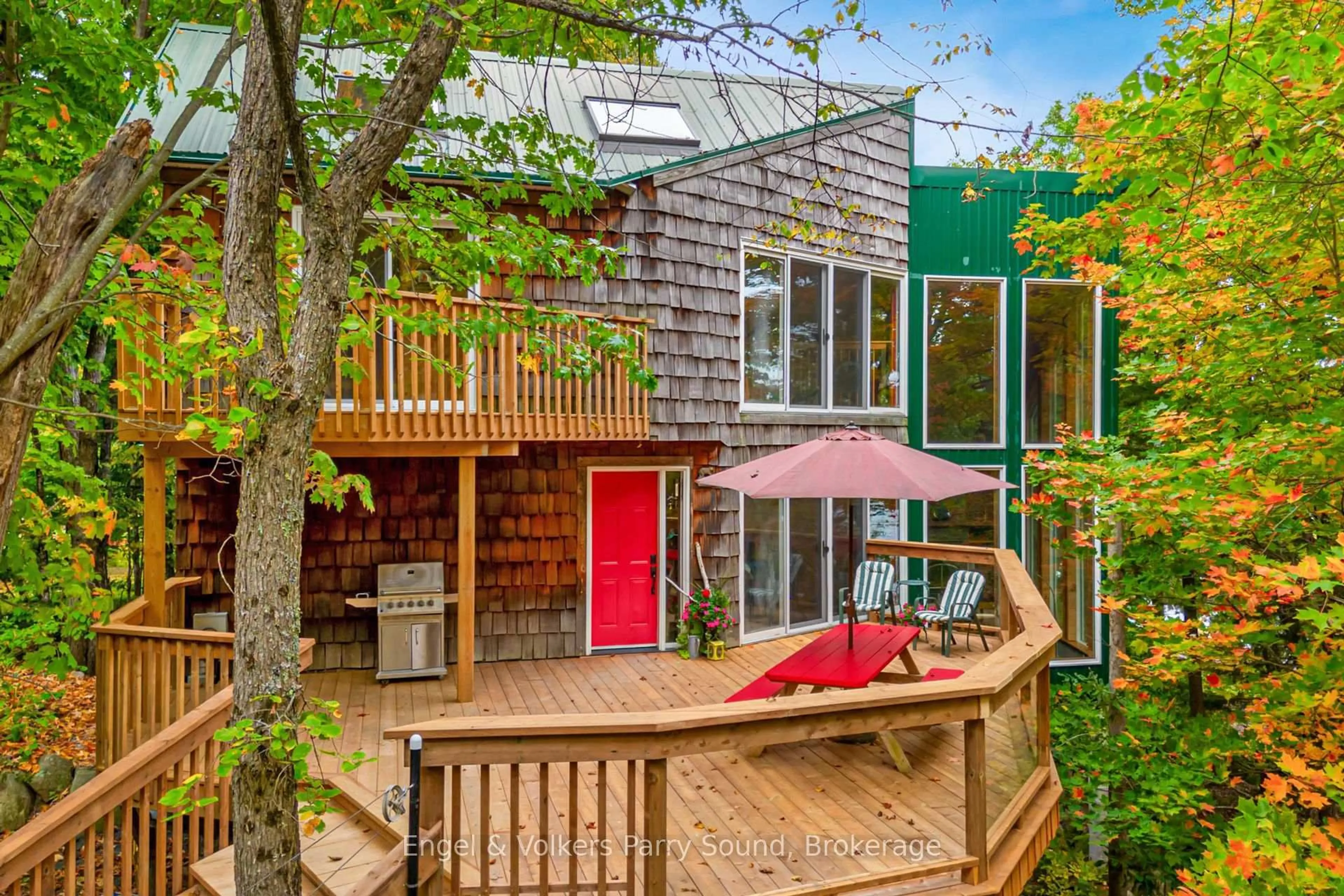 Patio, street for 139 Manitou Dr, McKellar Ontario P0G 0A1