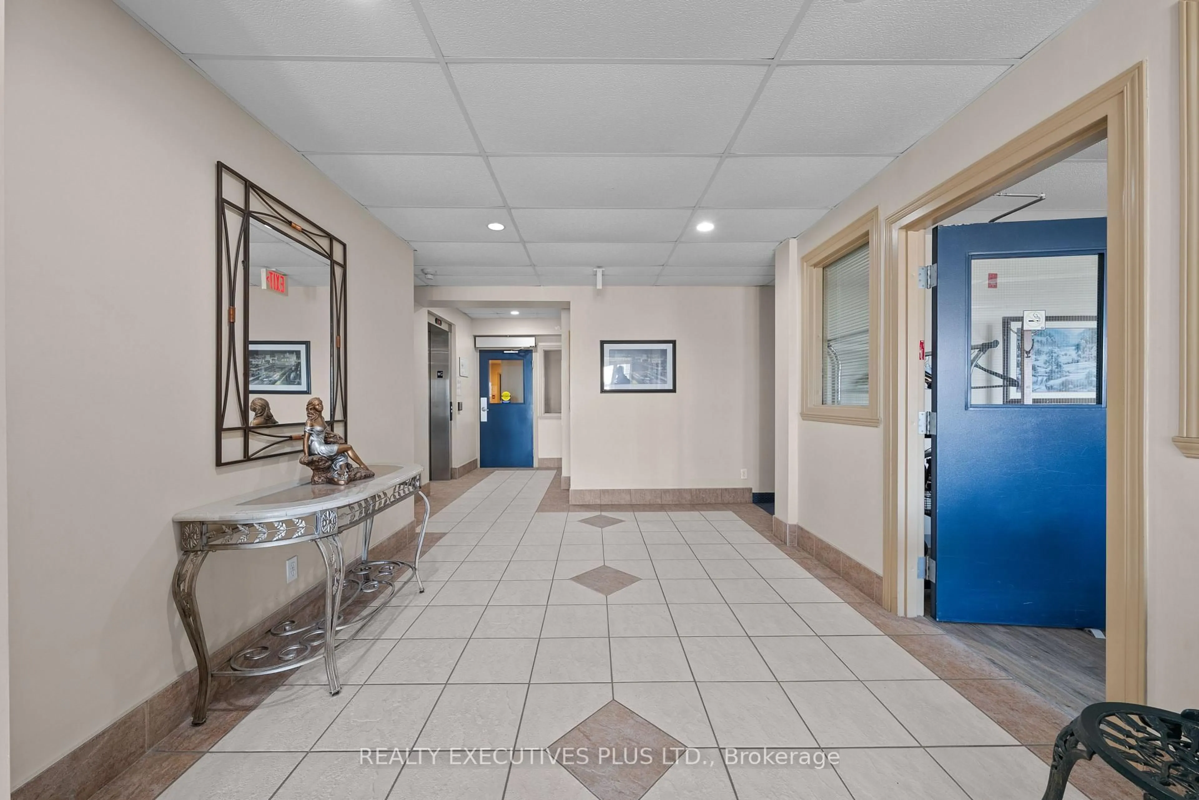 Indoor foyer for 2921 Laurier St #407, Clarence-Rockland Ontario K4K 1V2